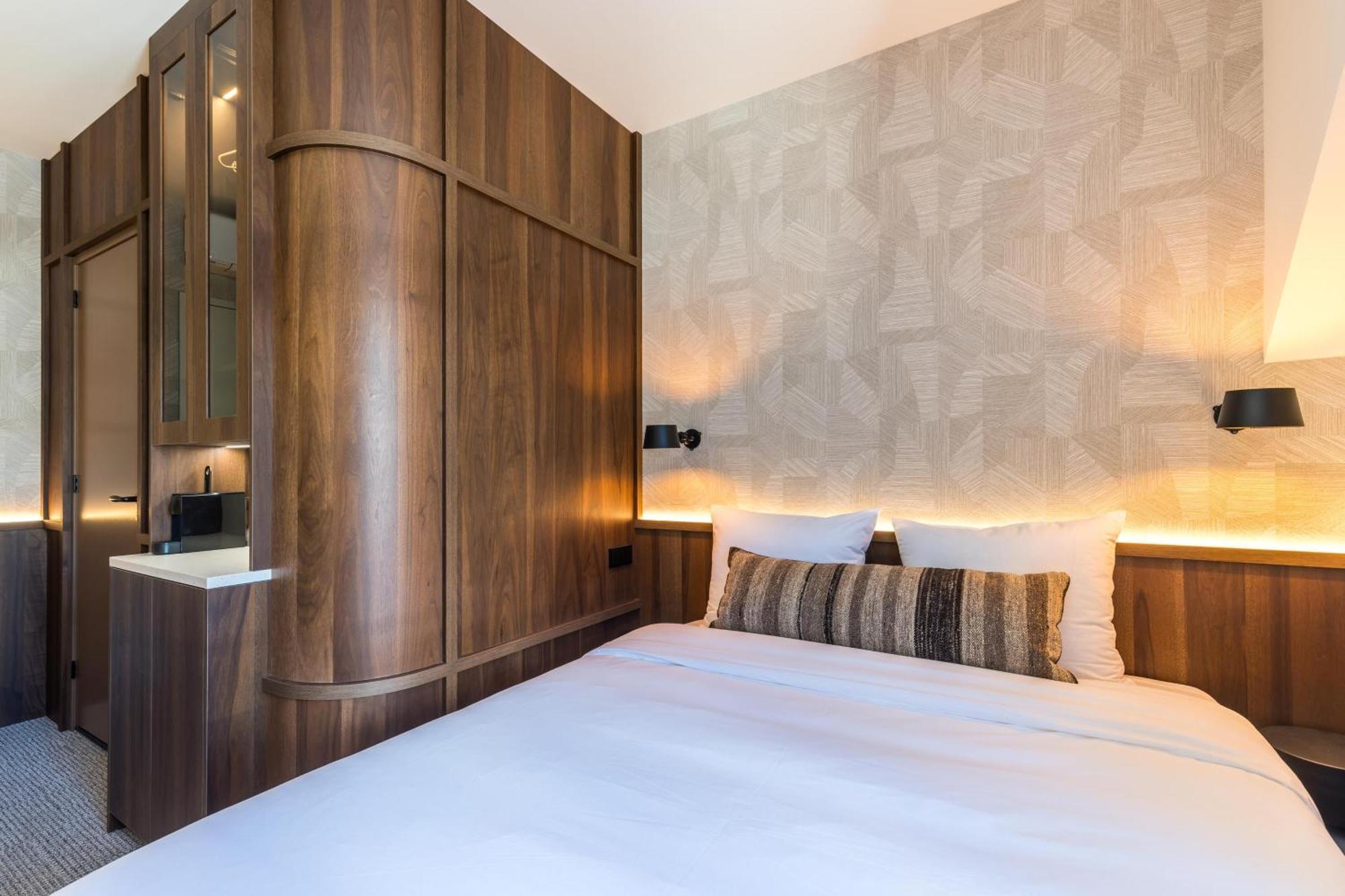 Deluxe Double Room,1710831581:JPEG
