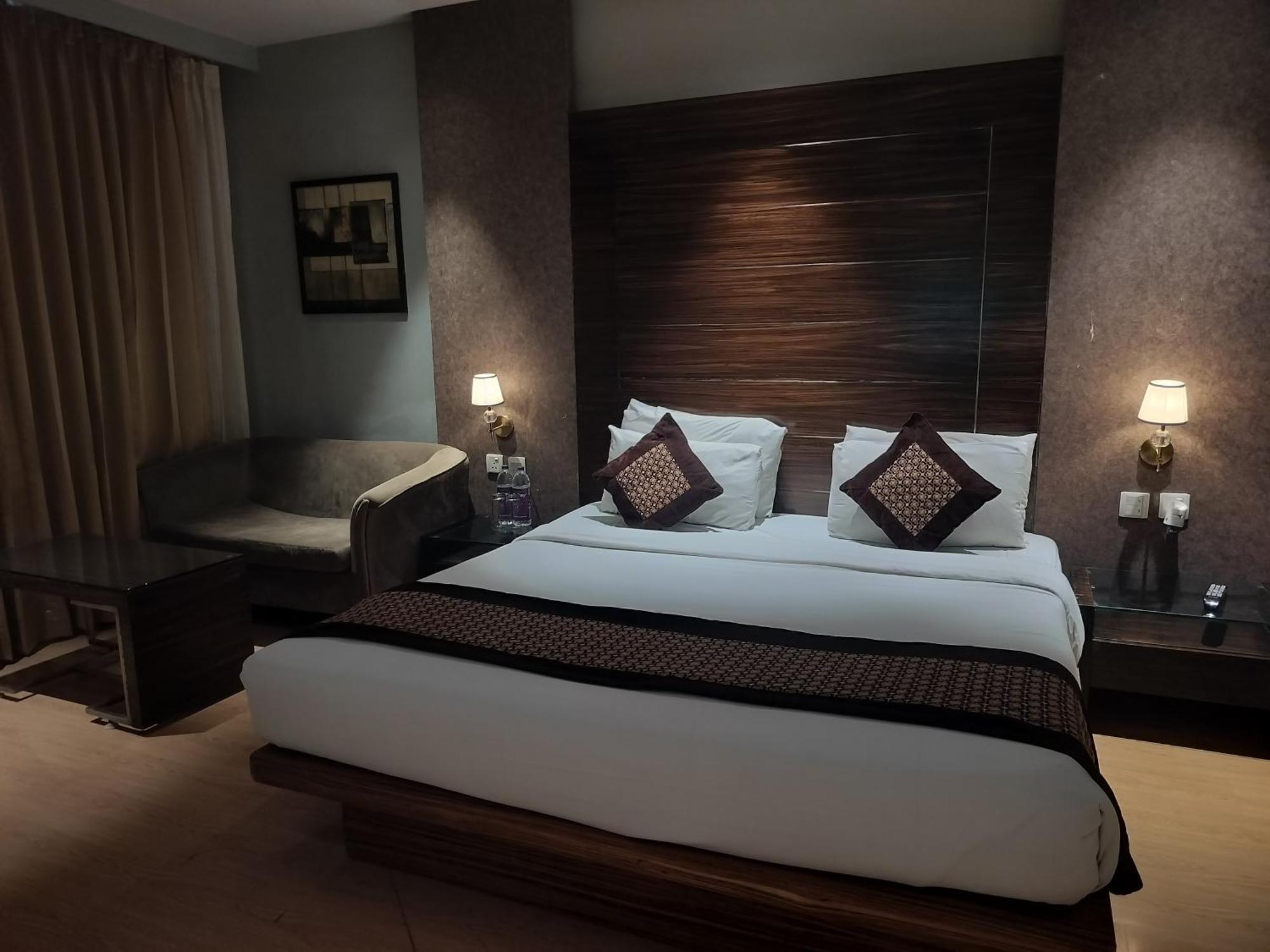 Deluxe Double or Twin Room