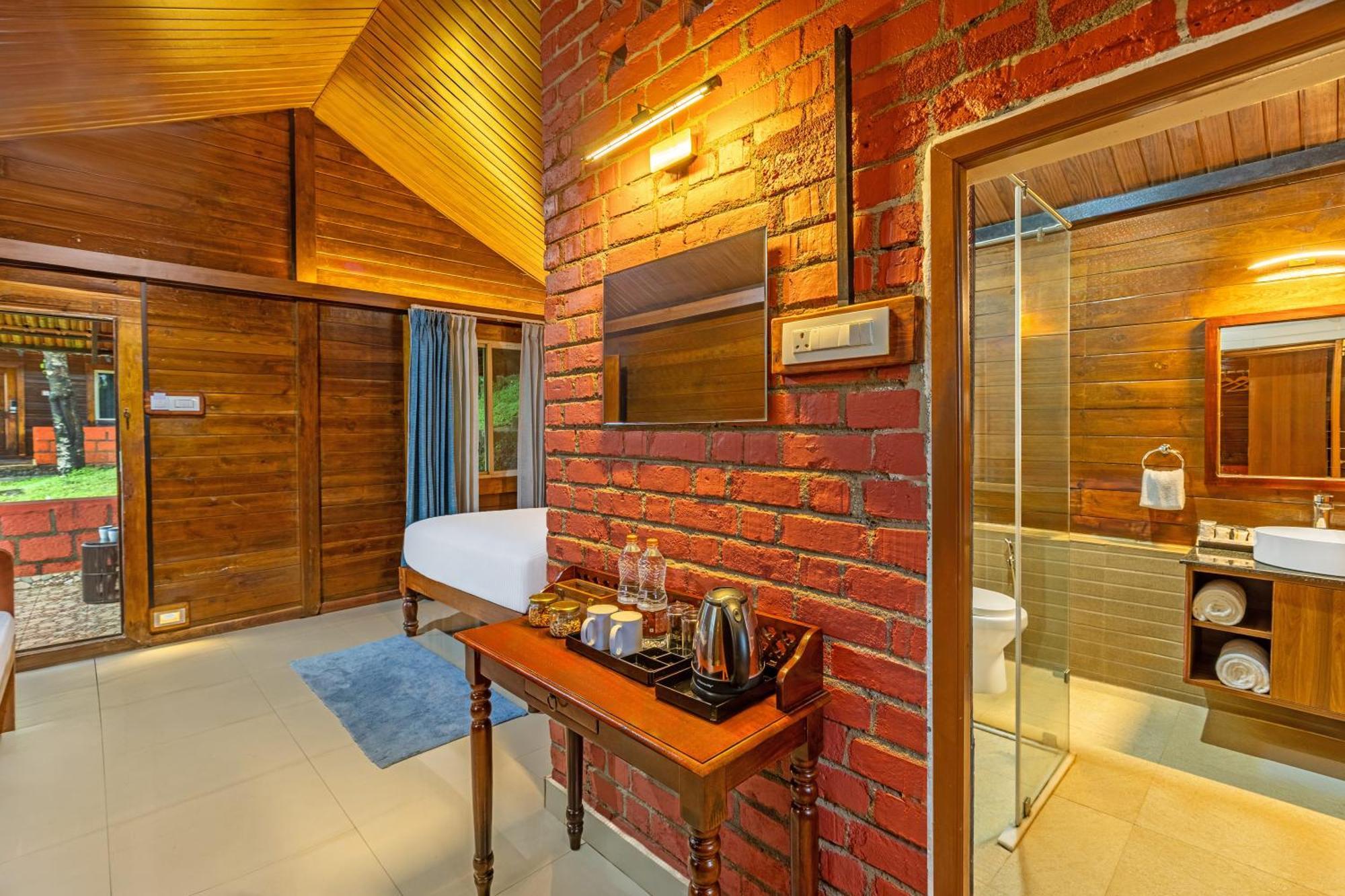 Forest View Cottage with Sit out
