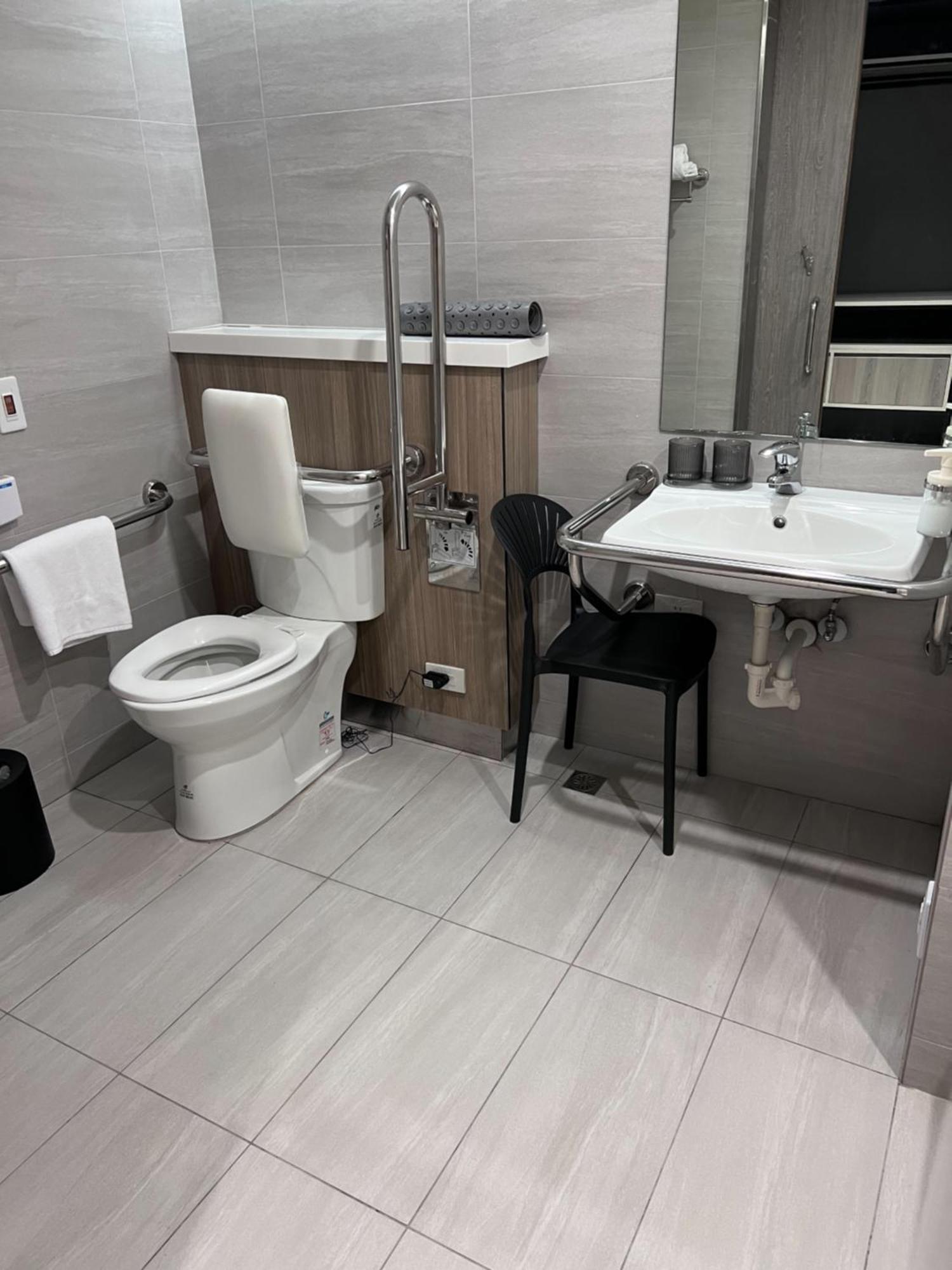 Queen Room - Disability Access