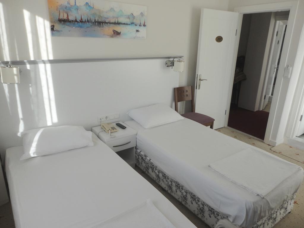 İki Yataklı Oda - Deniz Manzaralı