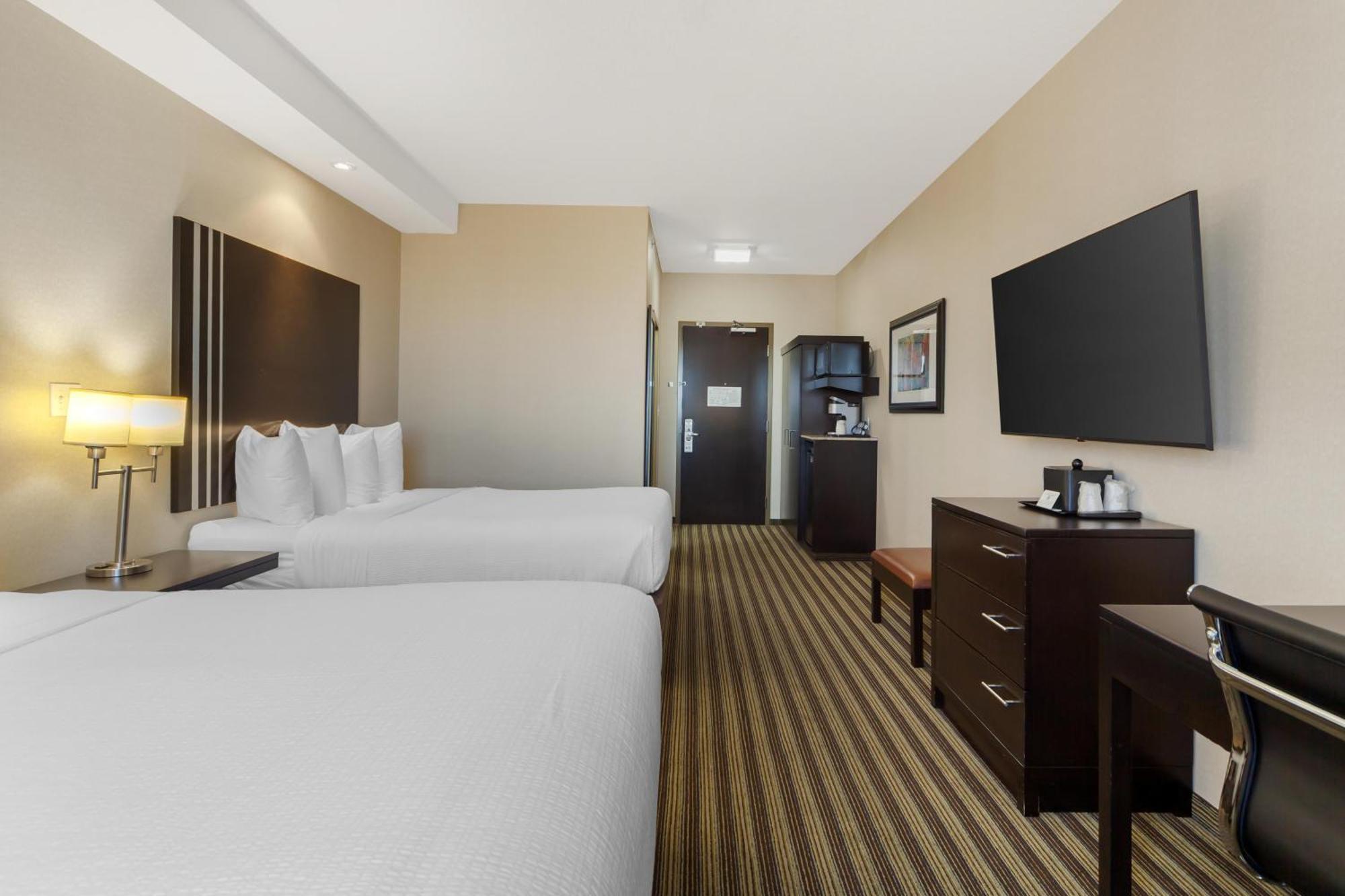 Queen Room with Two Queen Beds - Non-Smoking