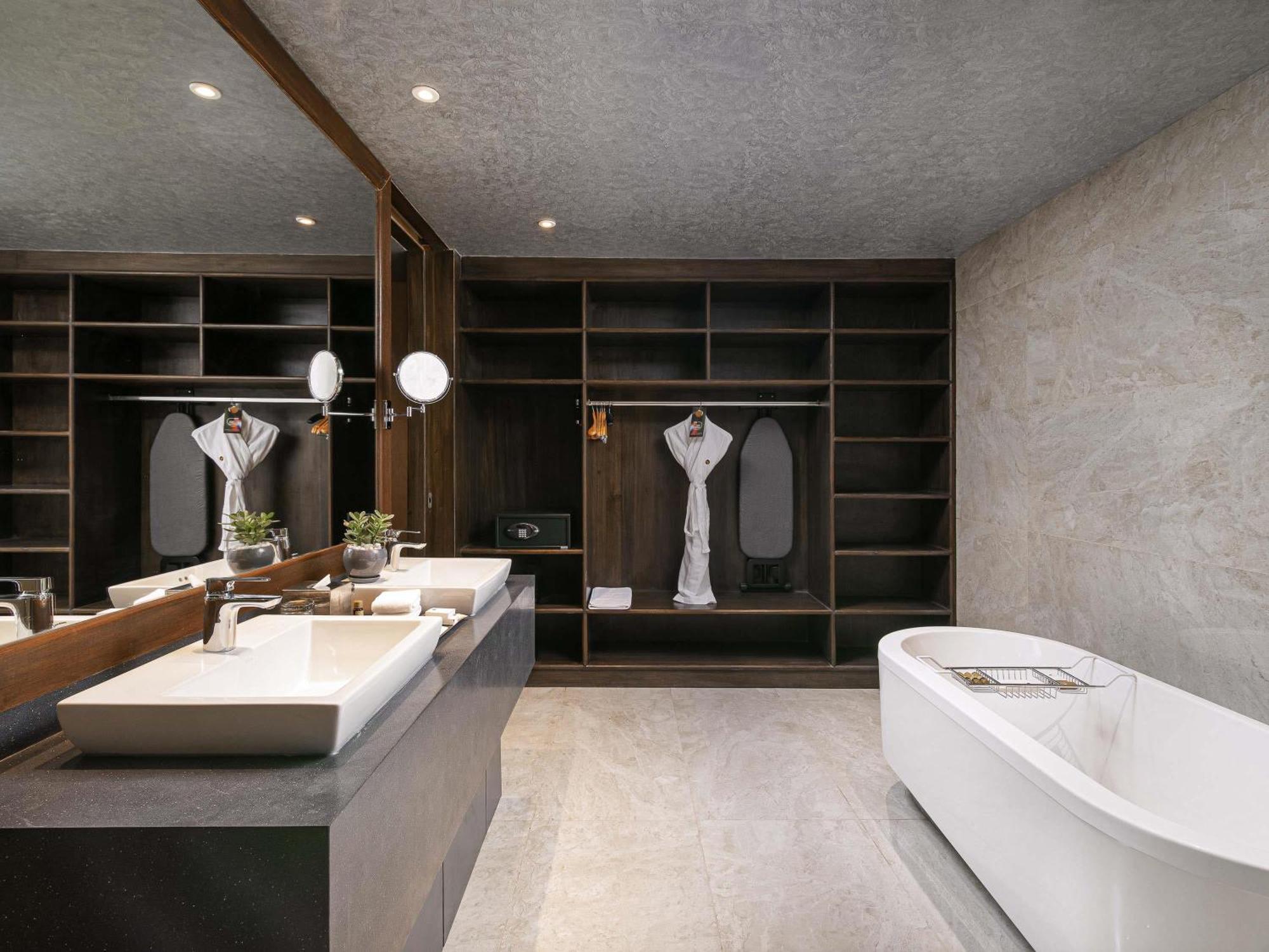 Presidential Suite - Two Bedroom with Private Terrace, Kitchenette,Executive Lounge Access,with 25% Discount on F&B, Spa and Laundry