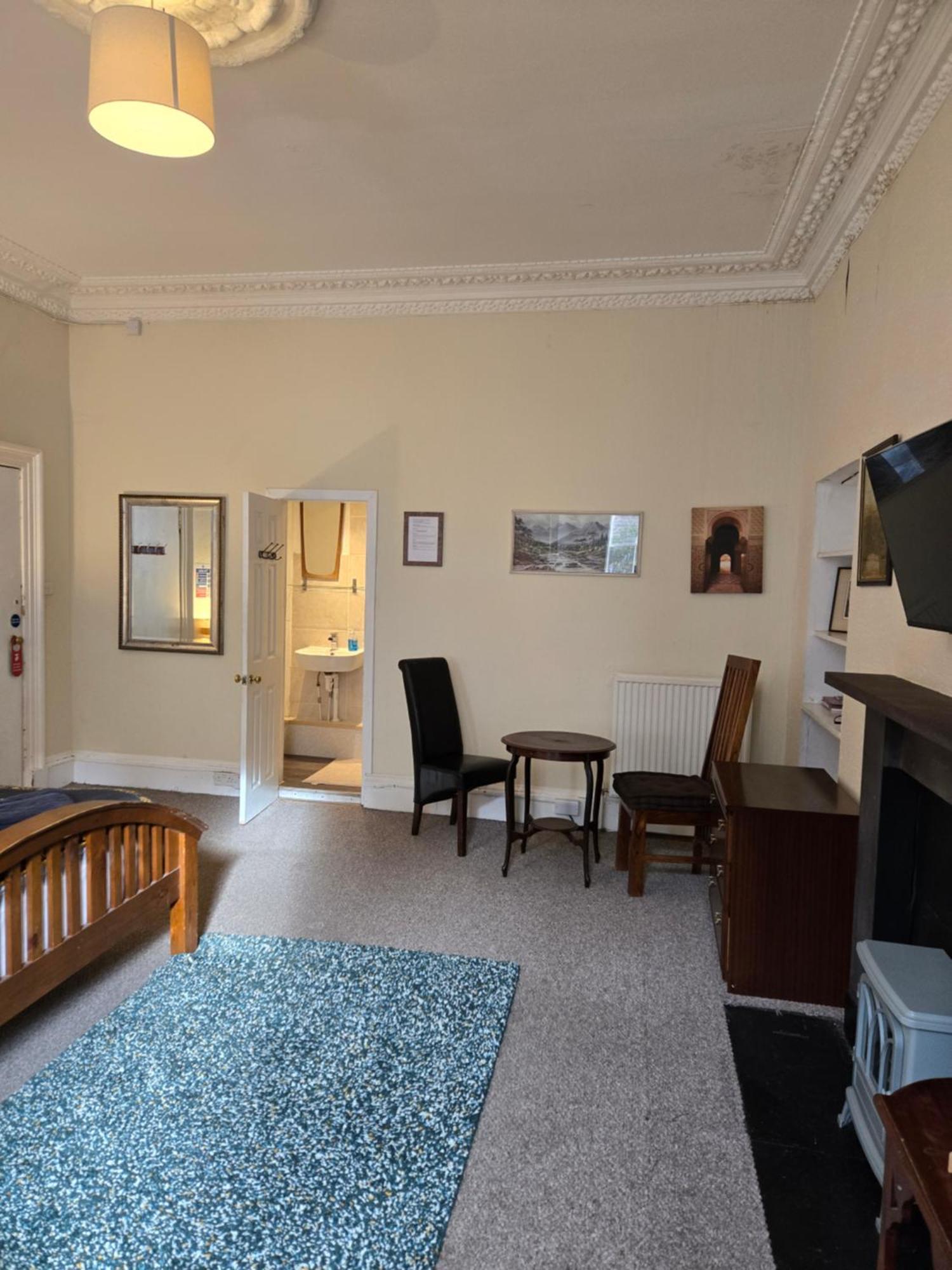 Large Double or Twin Room