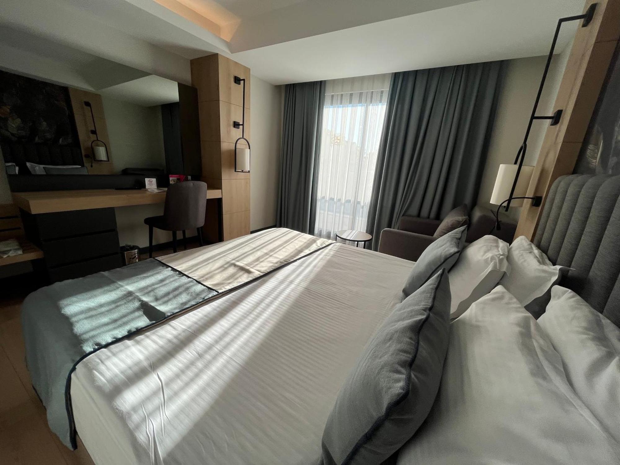 Standard Double Room,1714190028:JPEG
