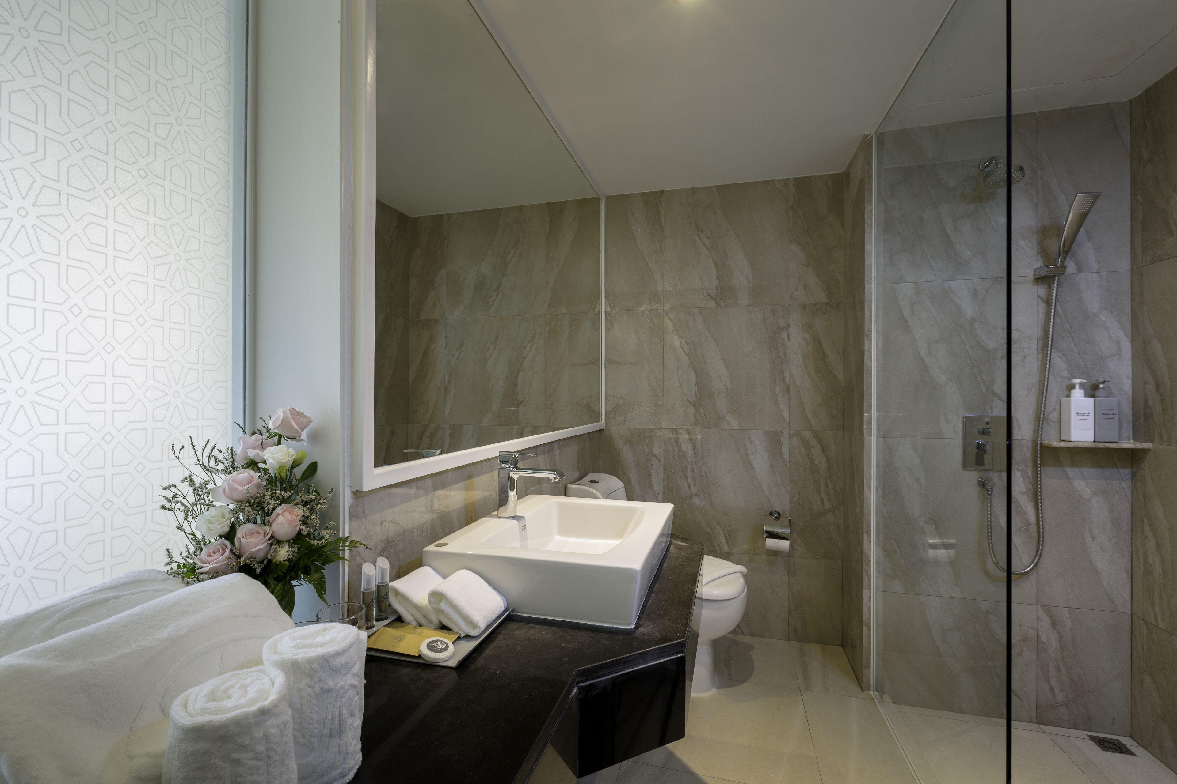 Grand Superior Seaview Room