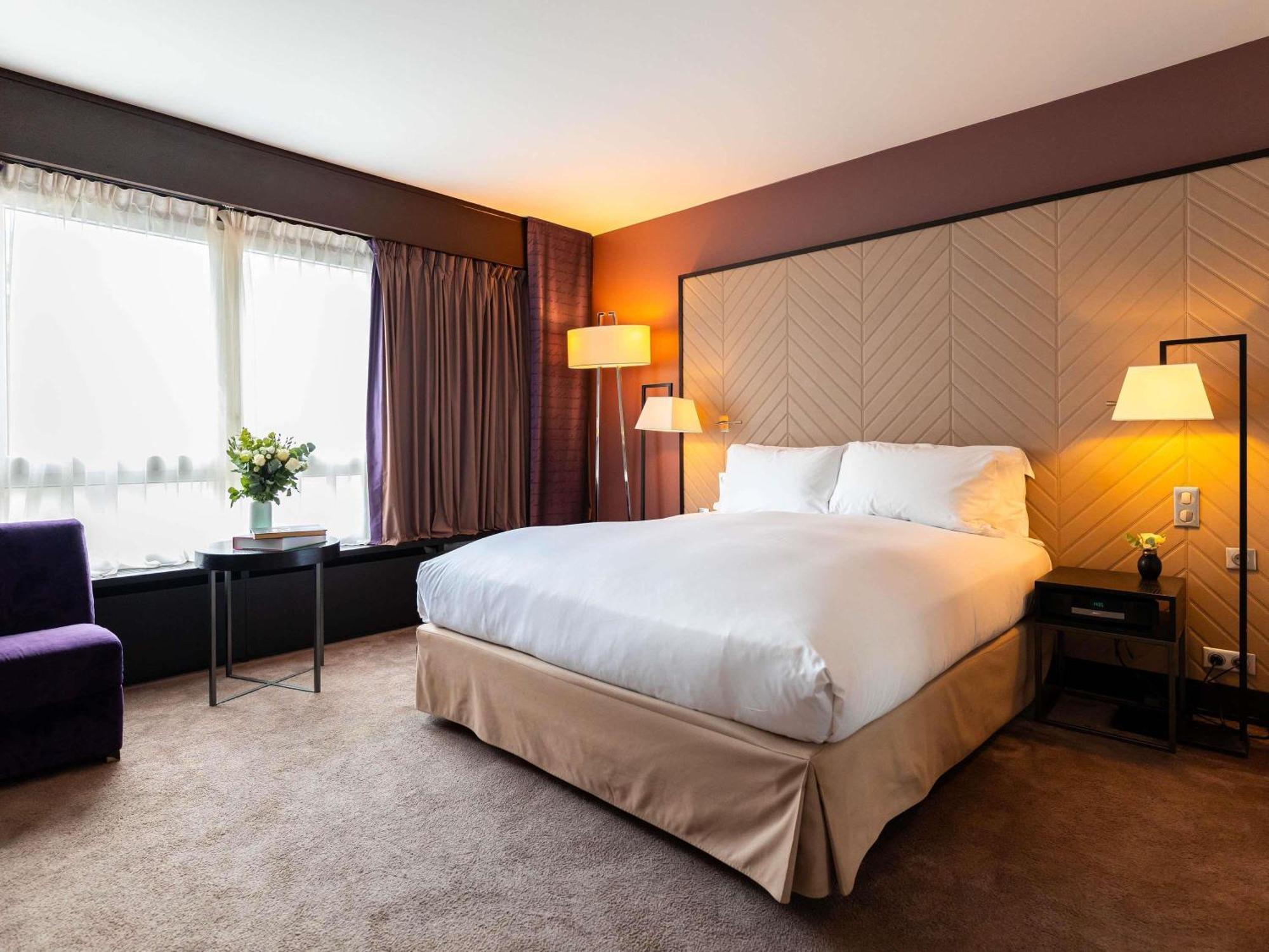 Triple Luxury Room King Size Bed or Twin Beds Single Sofa Bed View