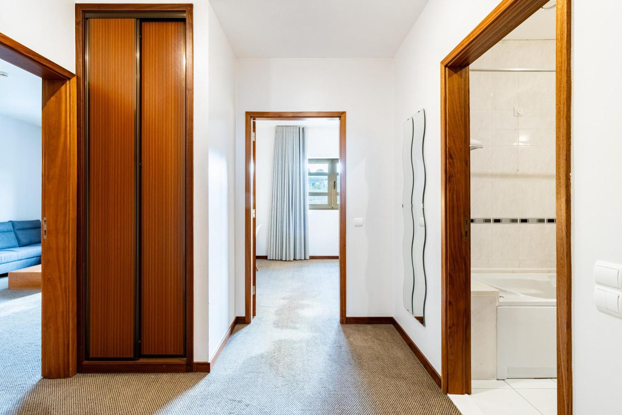 Family Suite (2 Adults + 2 Children)