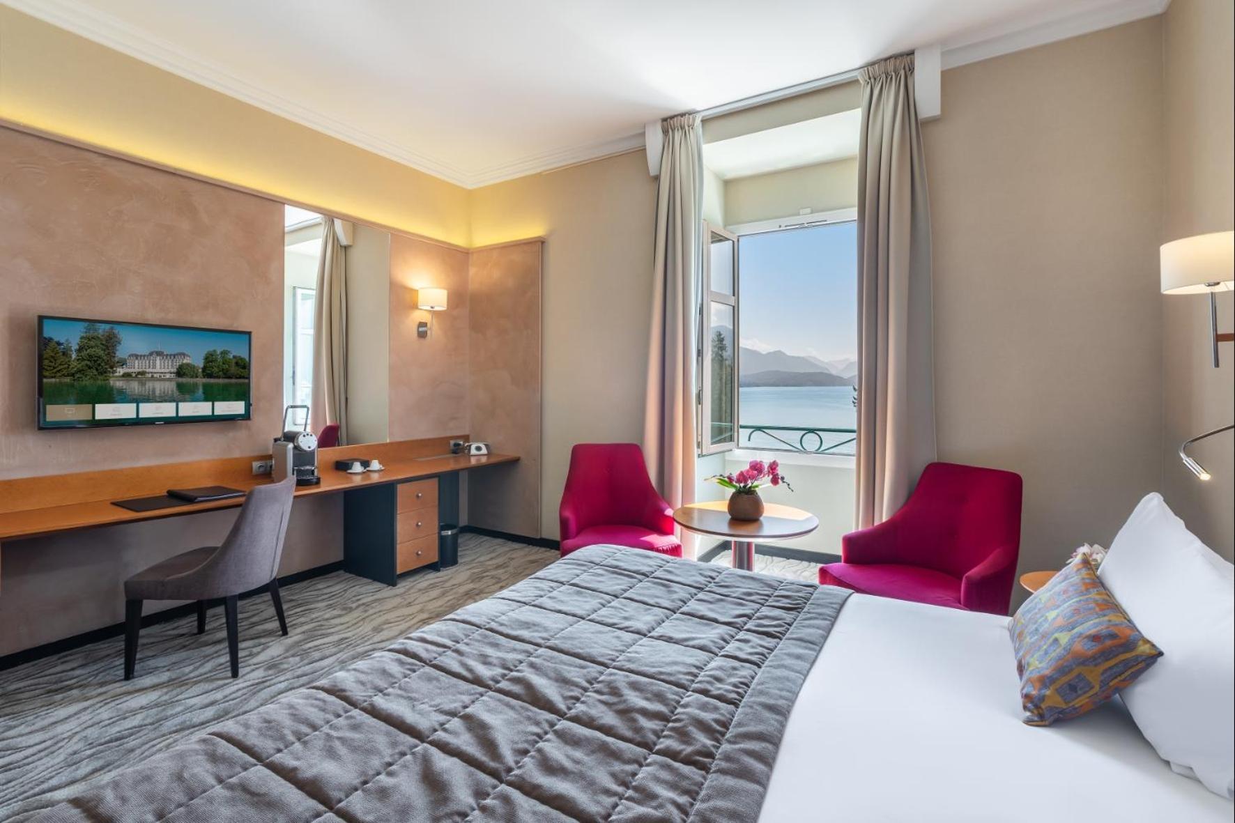 Prestige Lake Suite Spa Access Reservation Needed