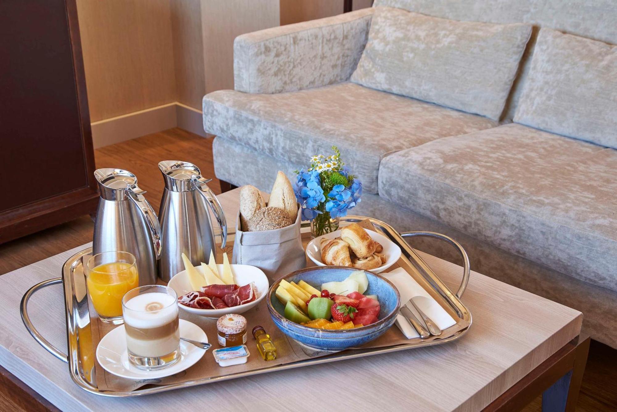 Suite with City View with Extra Bed