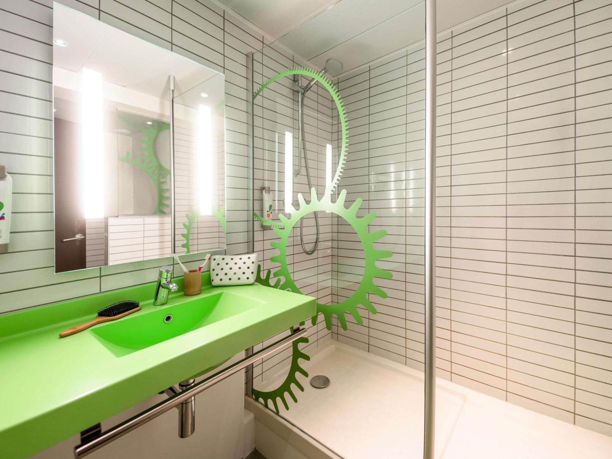 Standaard Suite met 1 Tweepersoonsbed en 2 Eenpersoonsbedden