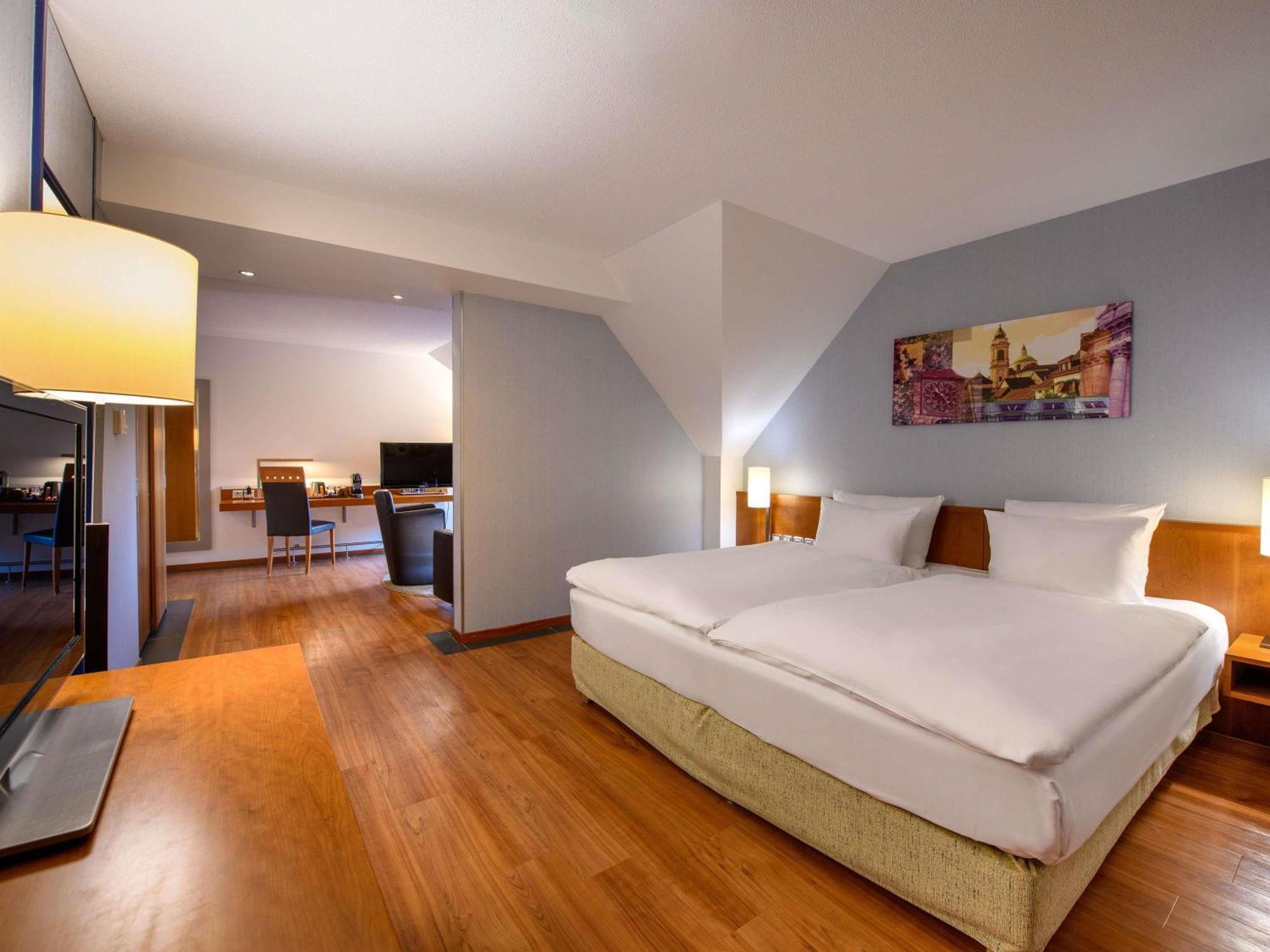 Premium King Room 200x200,1717013932:JPEG
