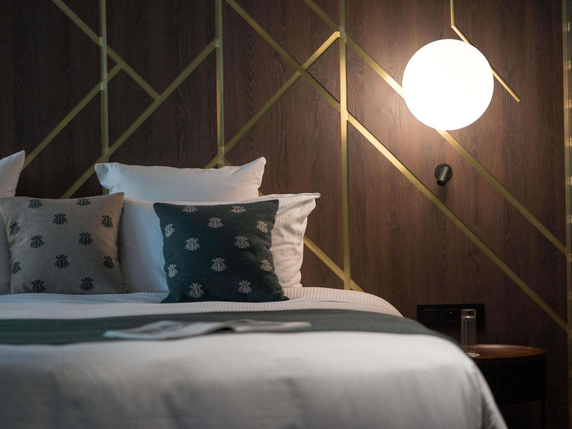 Junior King Suite with Courtyard View