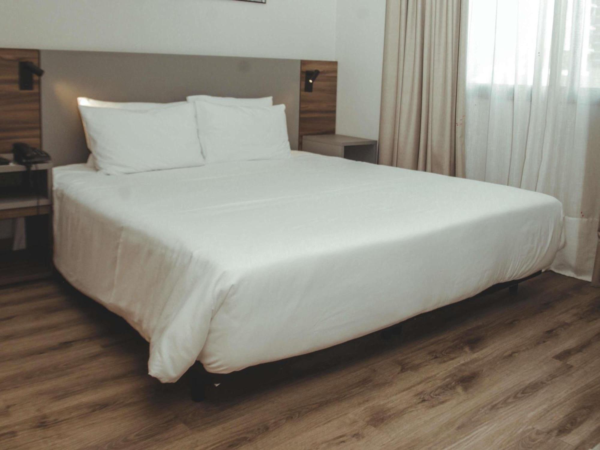 Executive King Apartment with Balcony - Disability Access