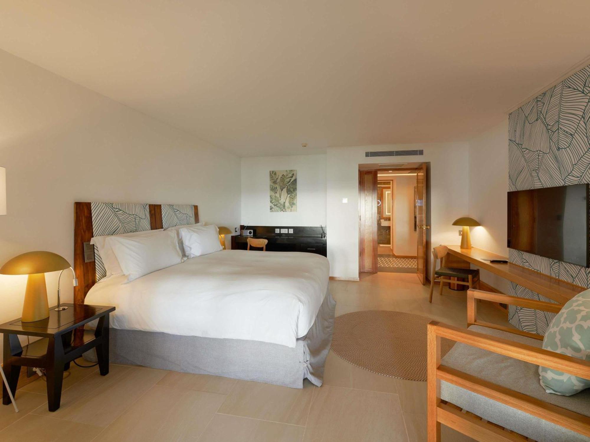 IMPERIAL SUITE 1 King Size Bed ocean view direct beach access balcony,1765193138:JPEG