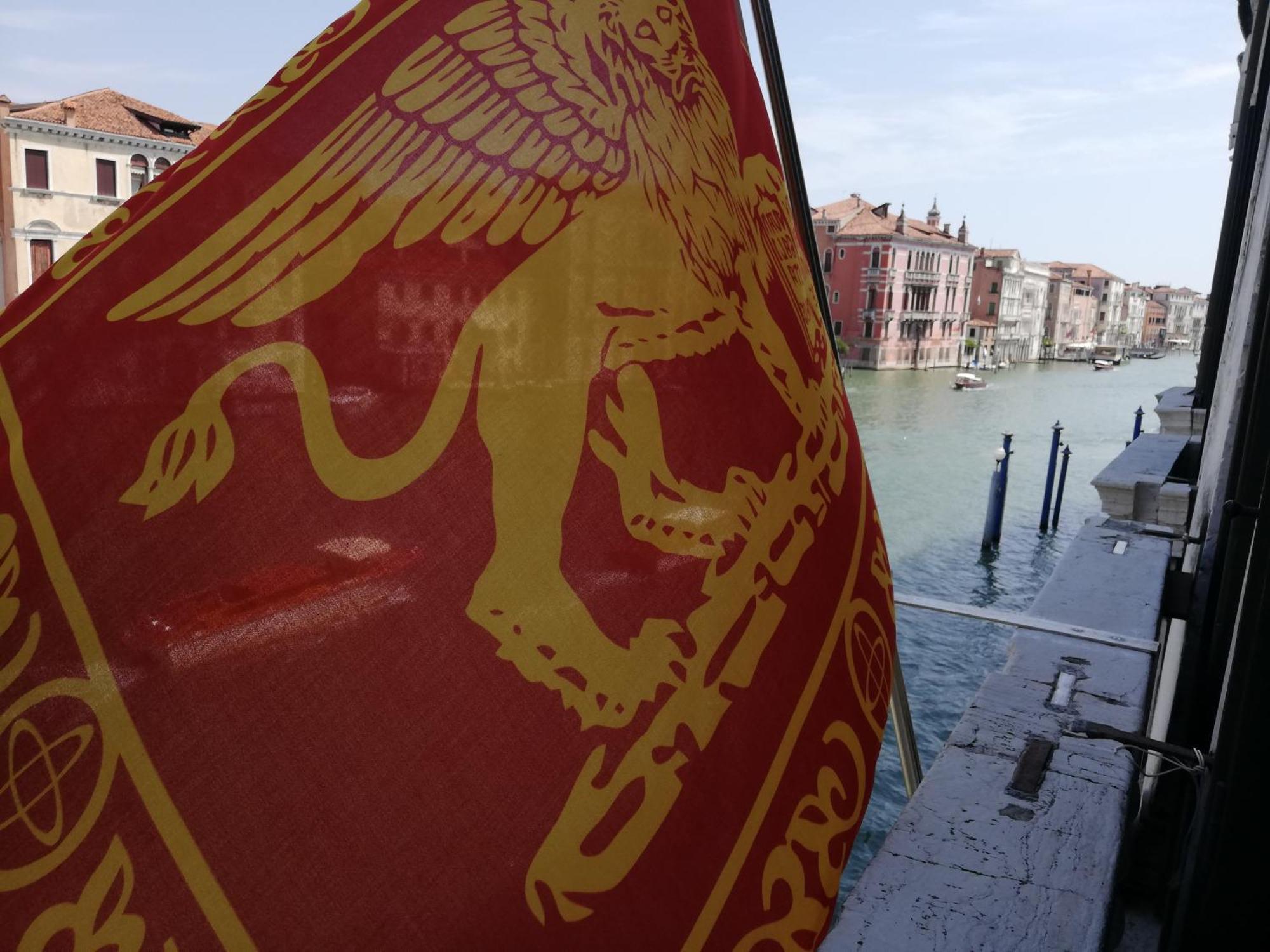Signature Suite with Grand Canal View - Mozart