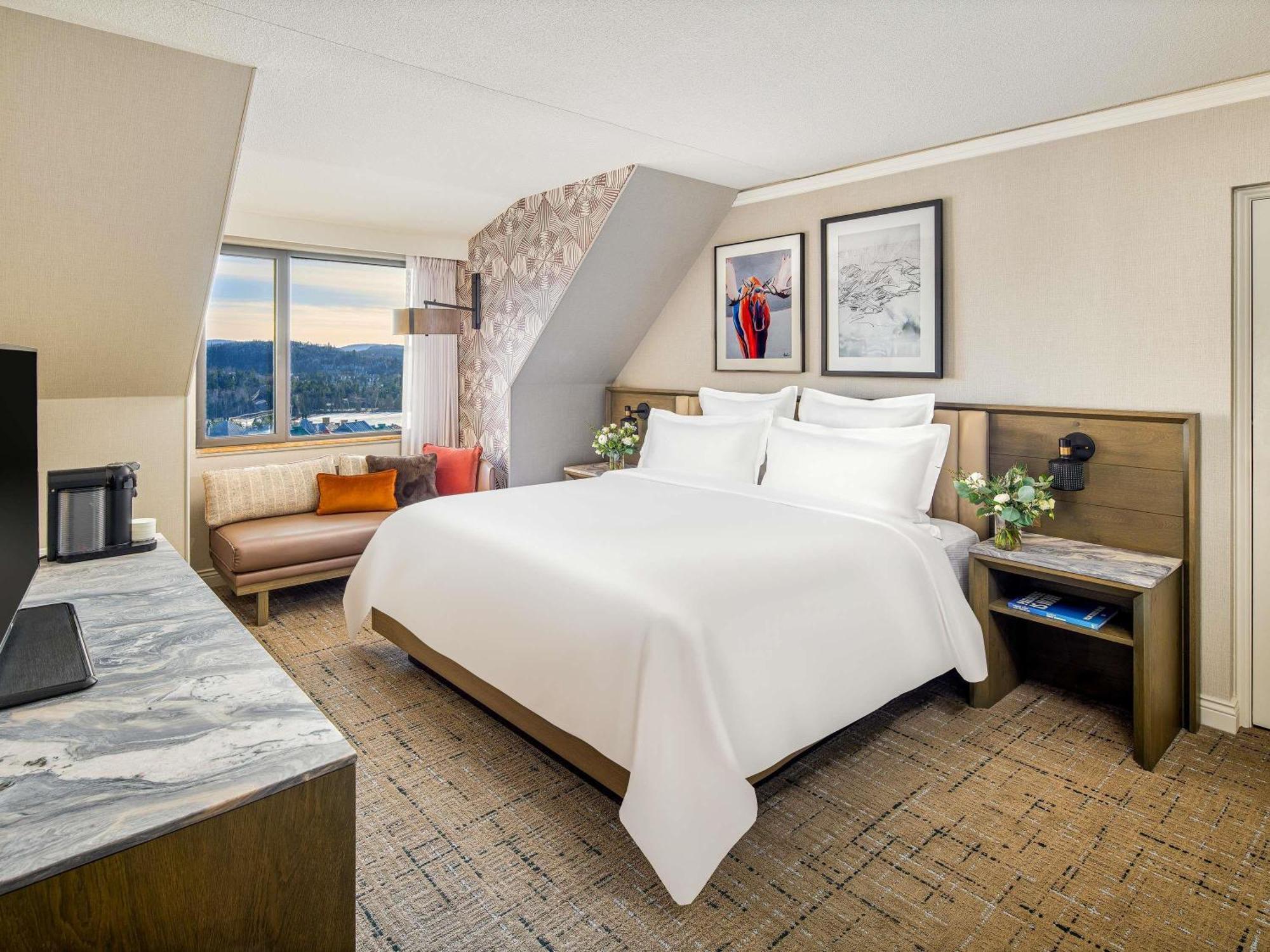 Fairmont Gold King Room with Exclusive Lounge and Evening Canapes