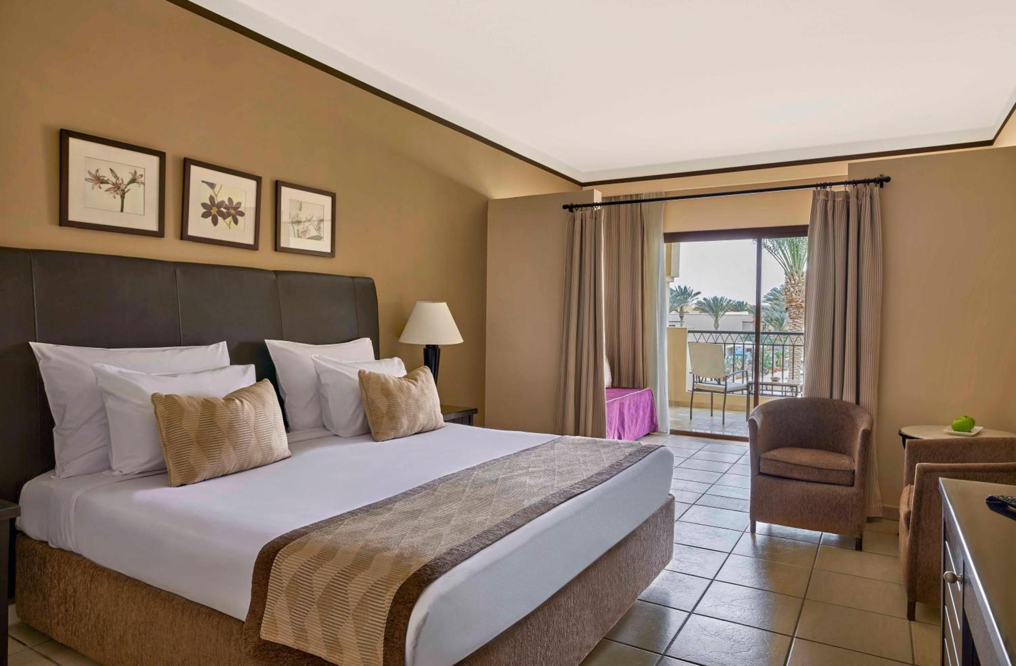 Deluxe Zimmer mit Queensize-Bett oder 2 Einzelbetten und Poolblick – Jaz Lamaya