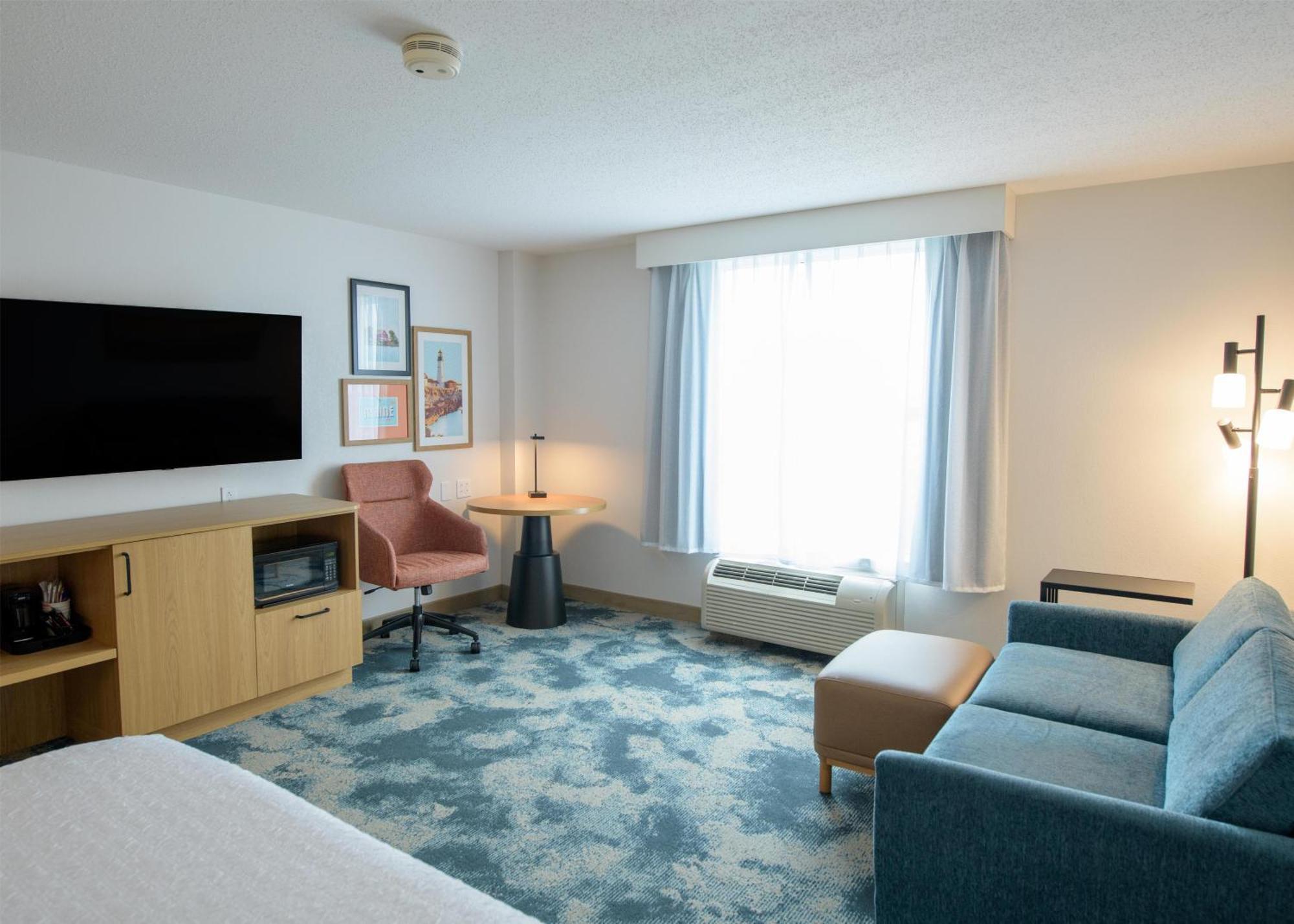 King Room with Sofa Bed - Non-Smoking