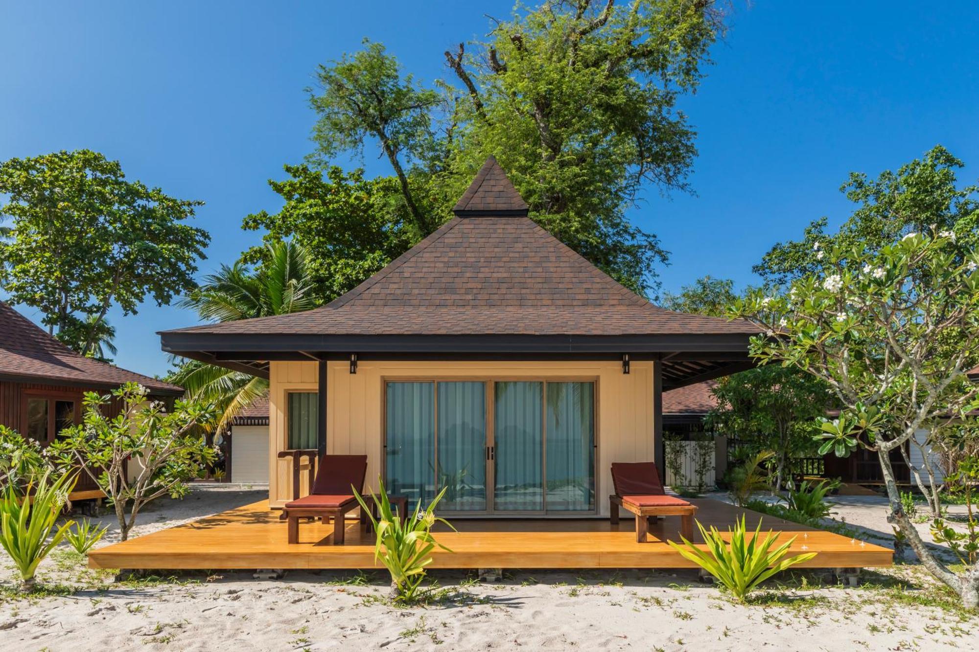 Premier Beachfront Villa Double 1st Row,1717041192:JPEG