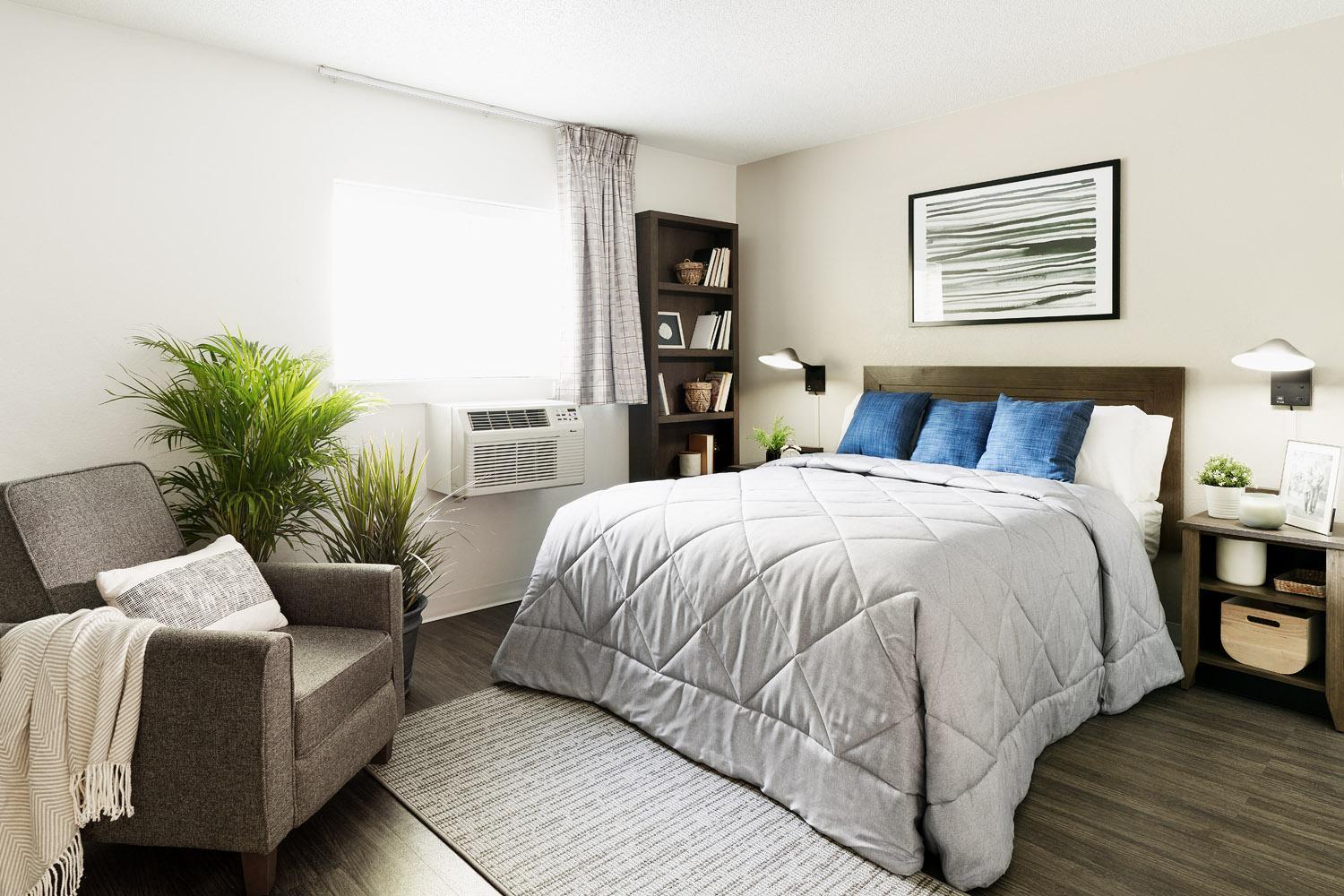 Premium - 1 Queen Bed Studio w/ Kitchen