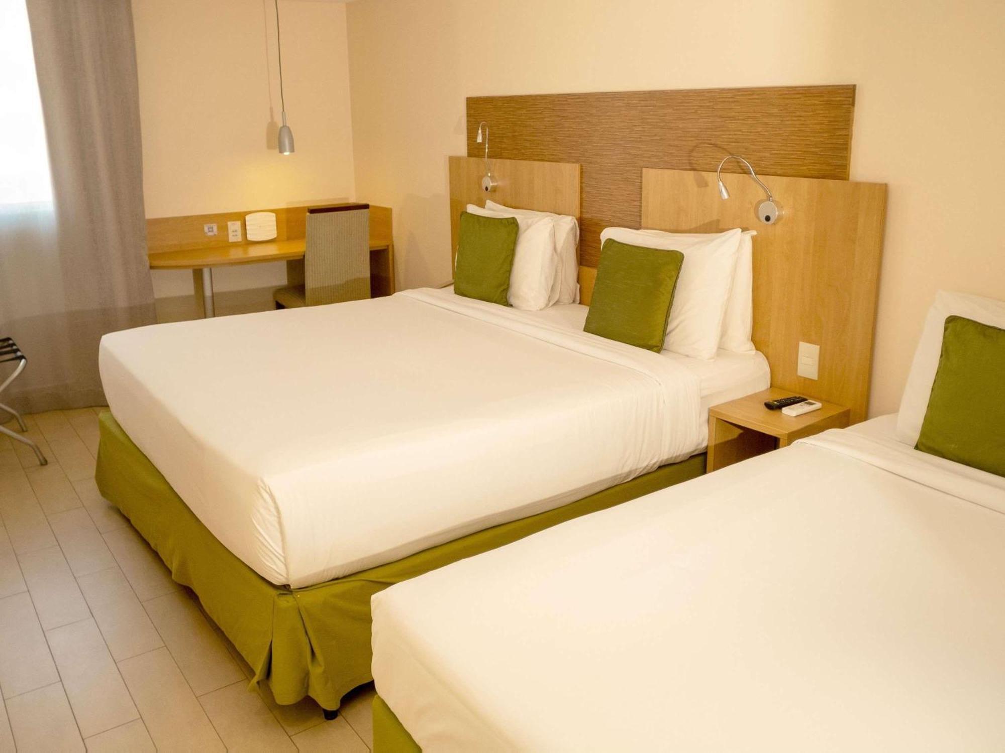 Standard Room with One Double Bed and One Single Bed
