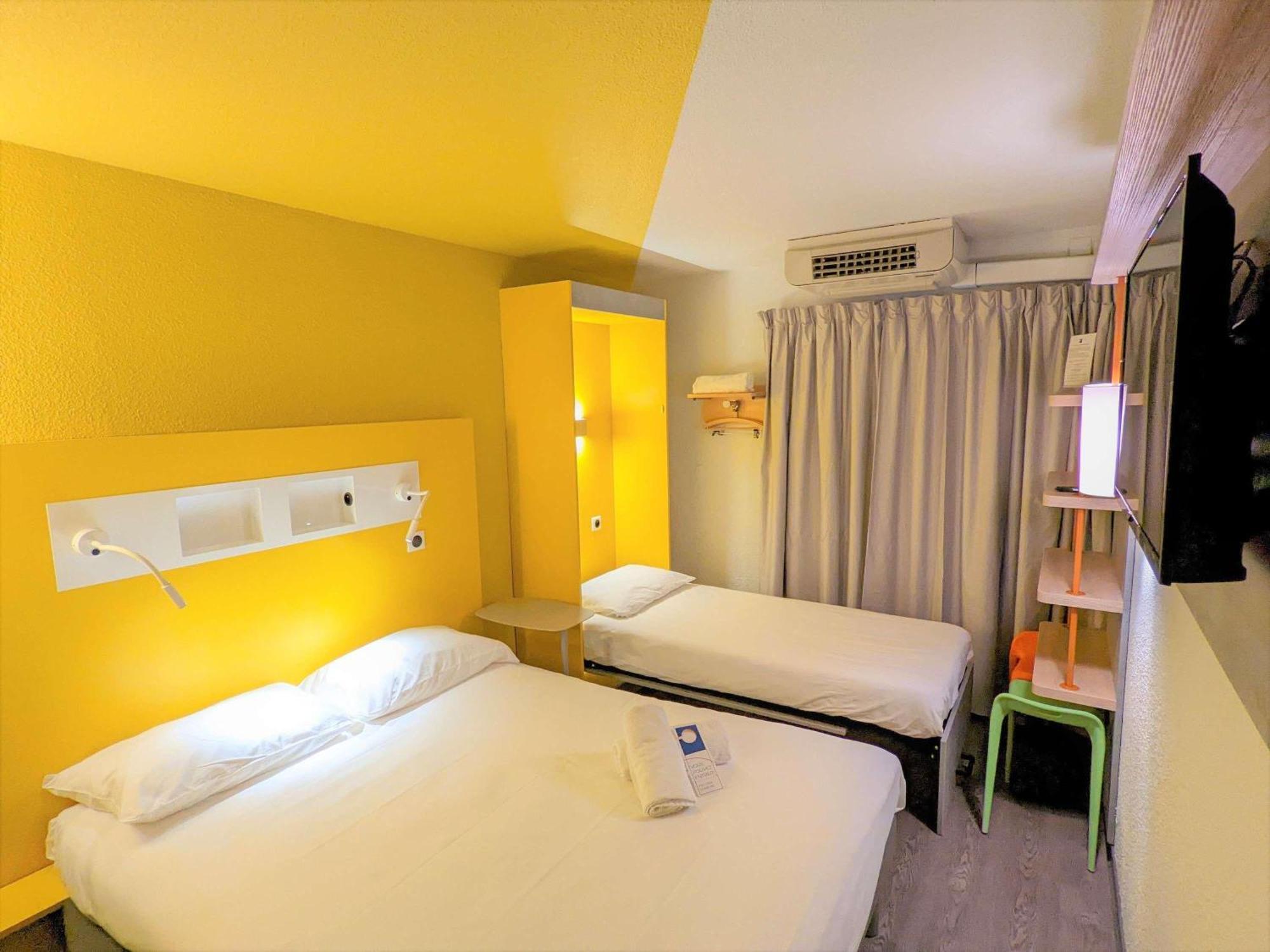 Triple room One Double bed One Foldable single bed