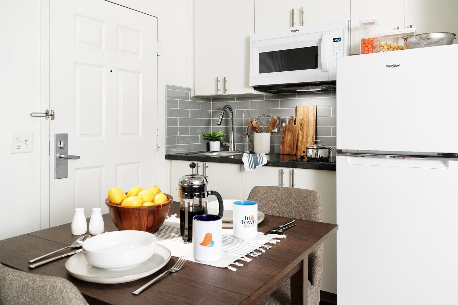 Premium Fully Renovated - 2 Full Bed Studio w/ Kitchen