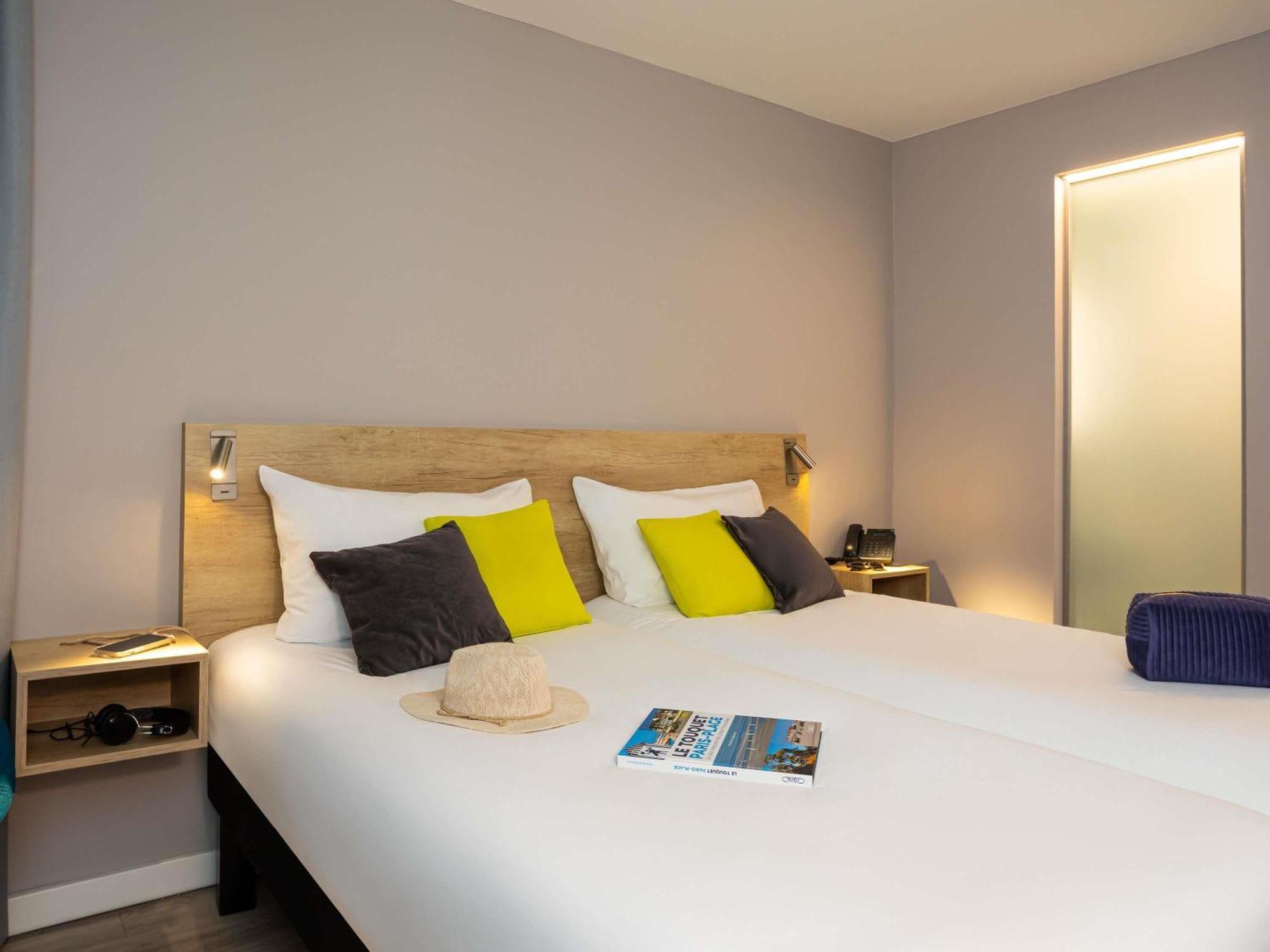 Standard Twin Room Balcony Sea View
