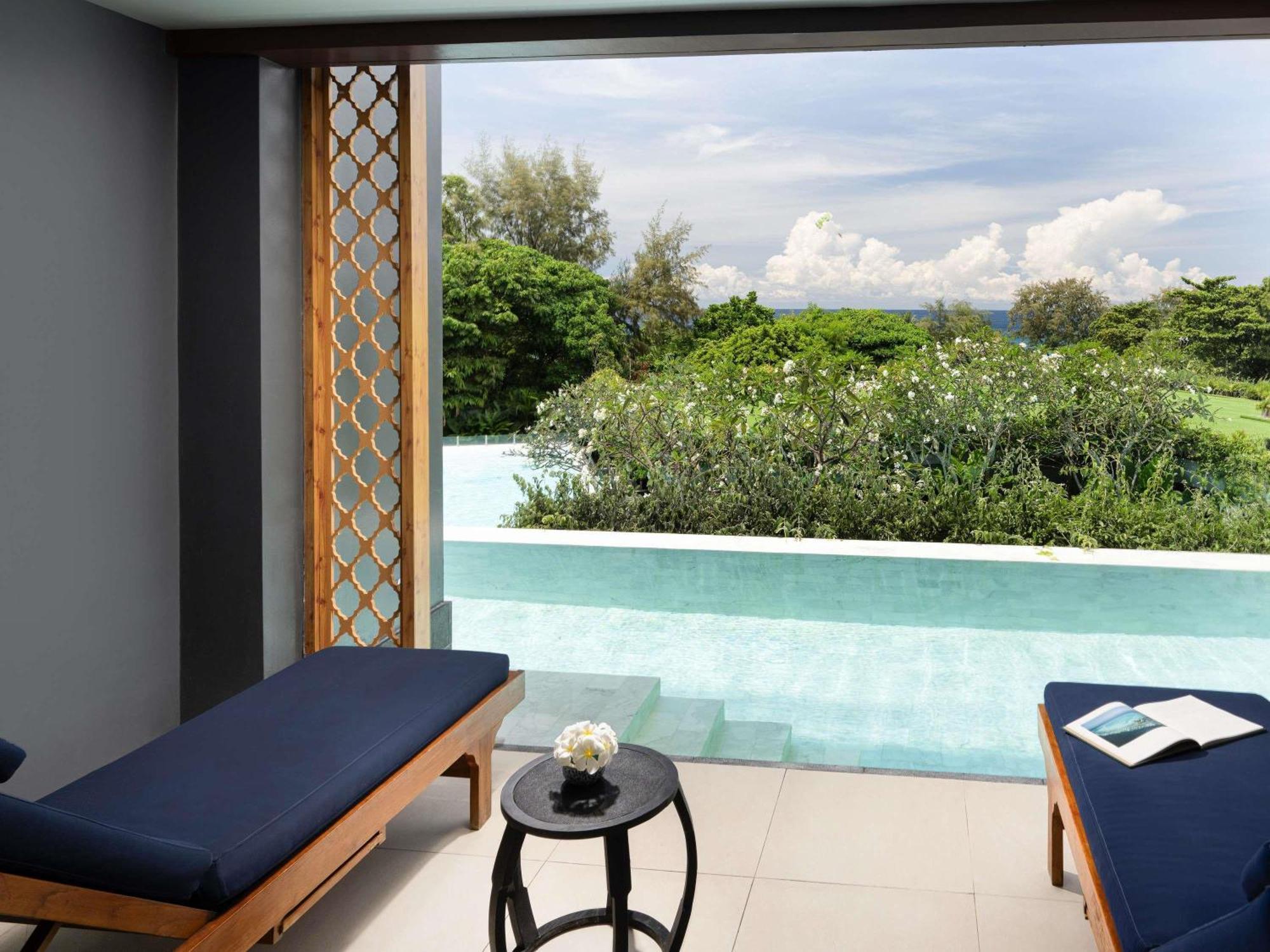 Deluxe Suite Pool Access Sea View 1 King Bed,1717139592:JPEG