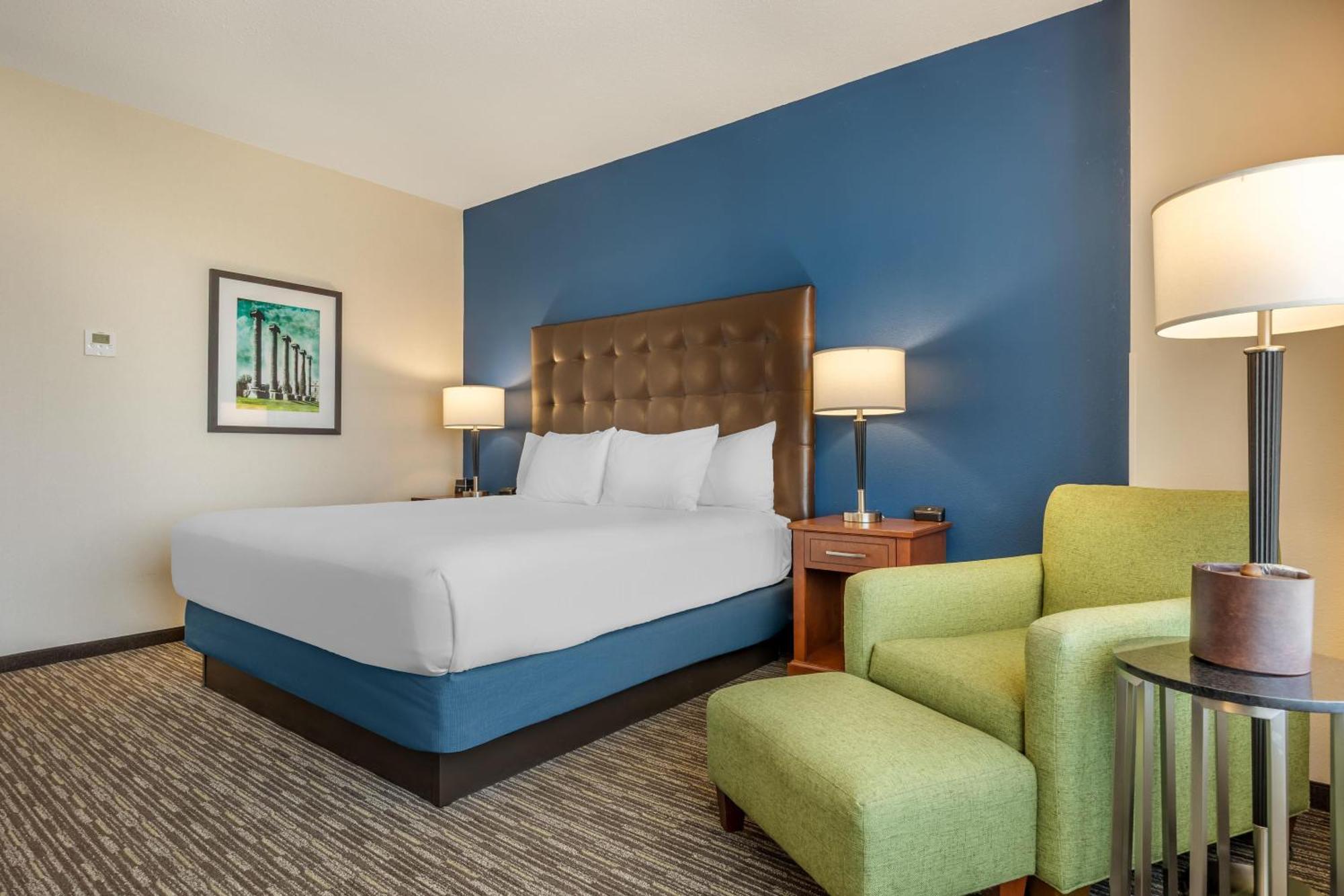 Deluxe King Room