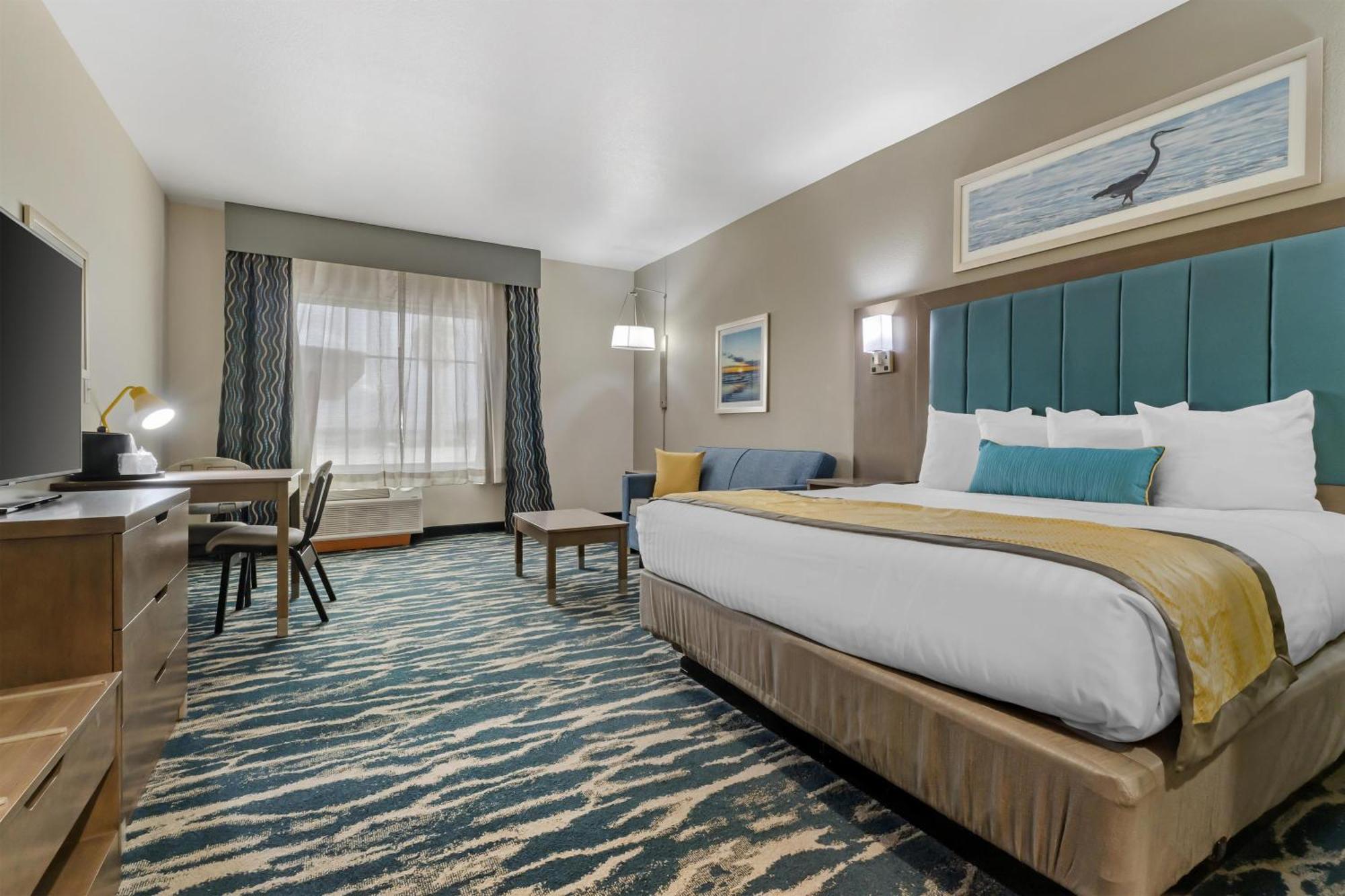 King Suite with Sofa Bed and Kitchenette