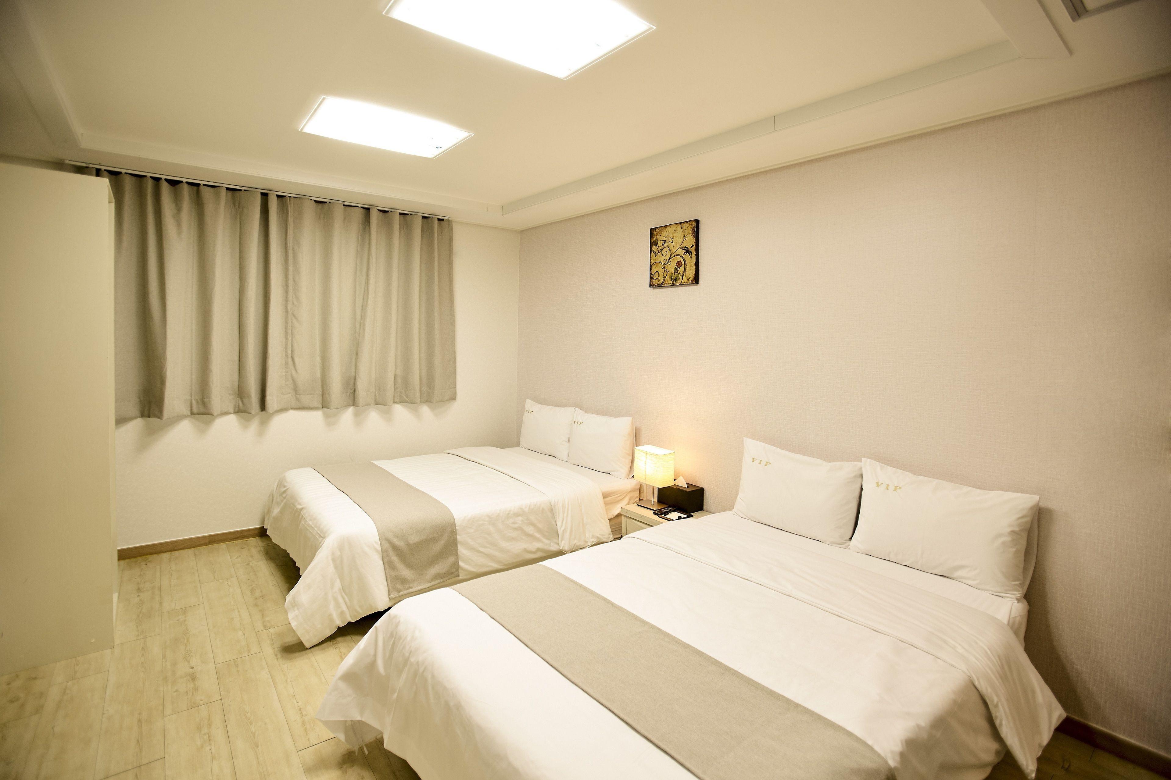 Family Twin Room (for 2pax)