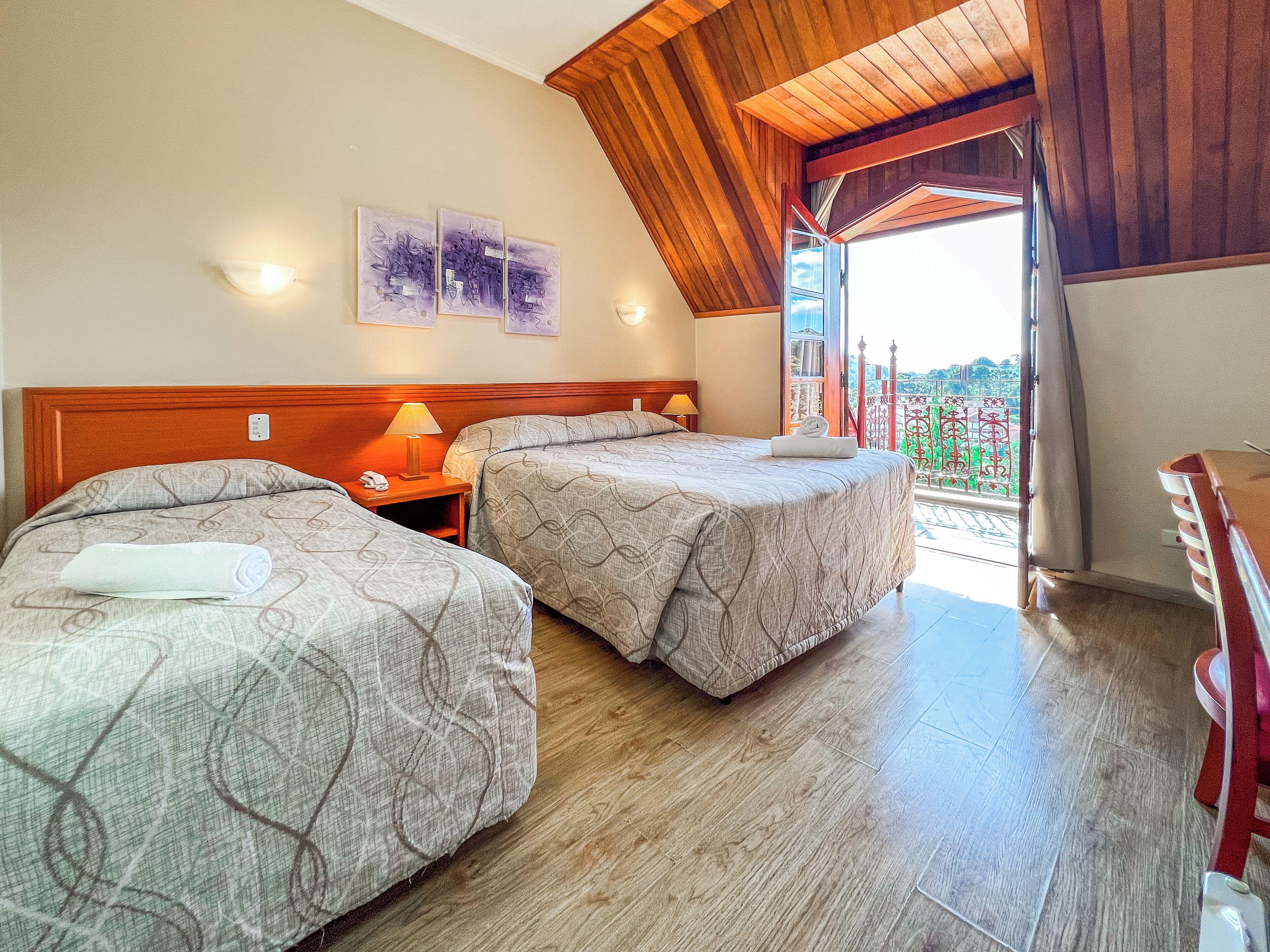 Deluxe Triple Room with Double Bed