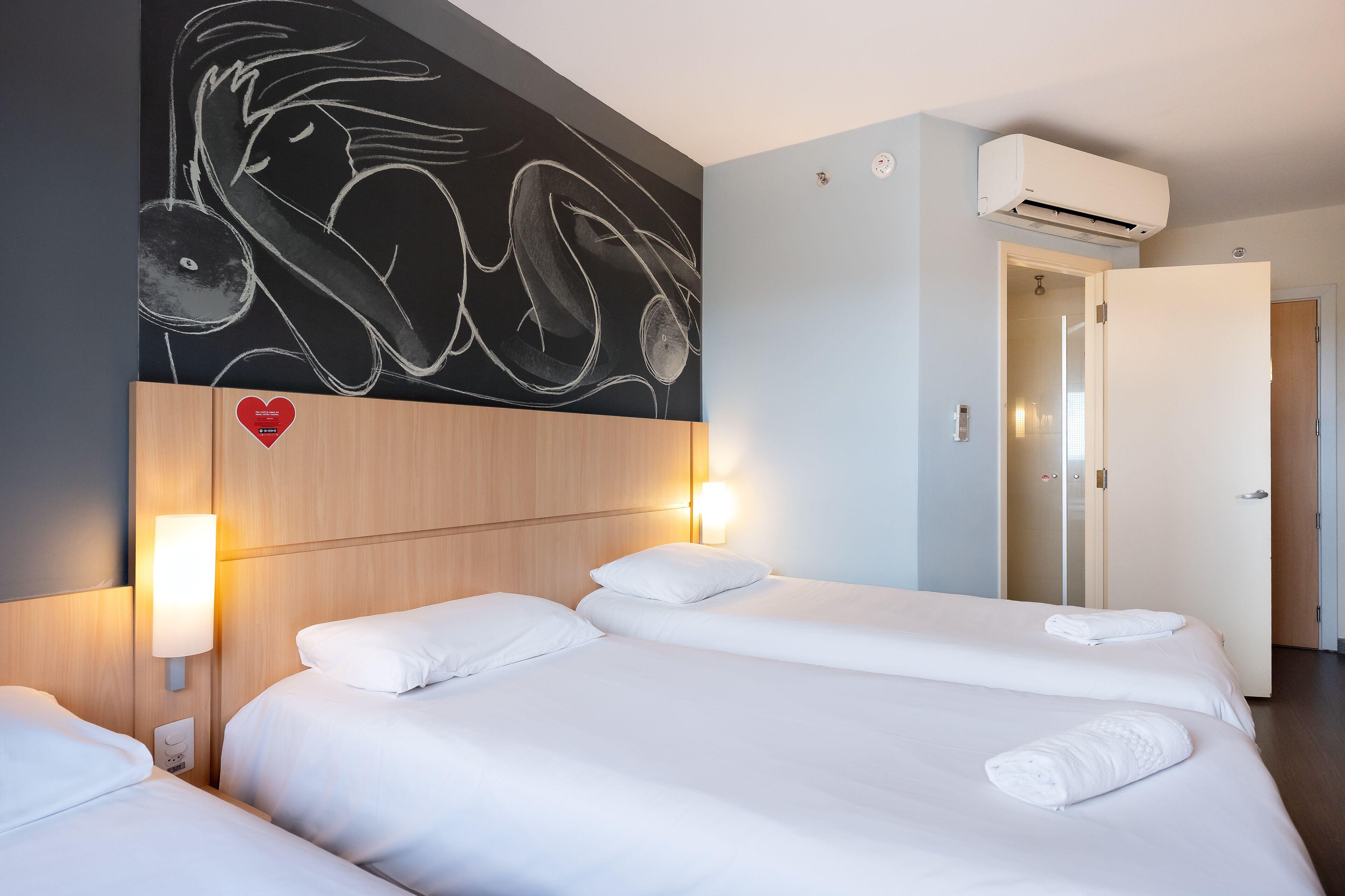 Standard Room With Three Single Beds