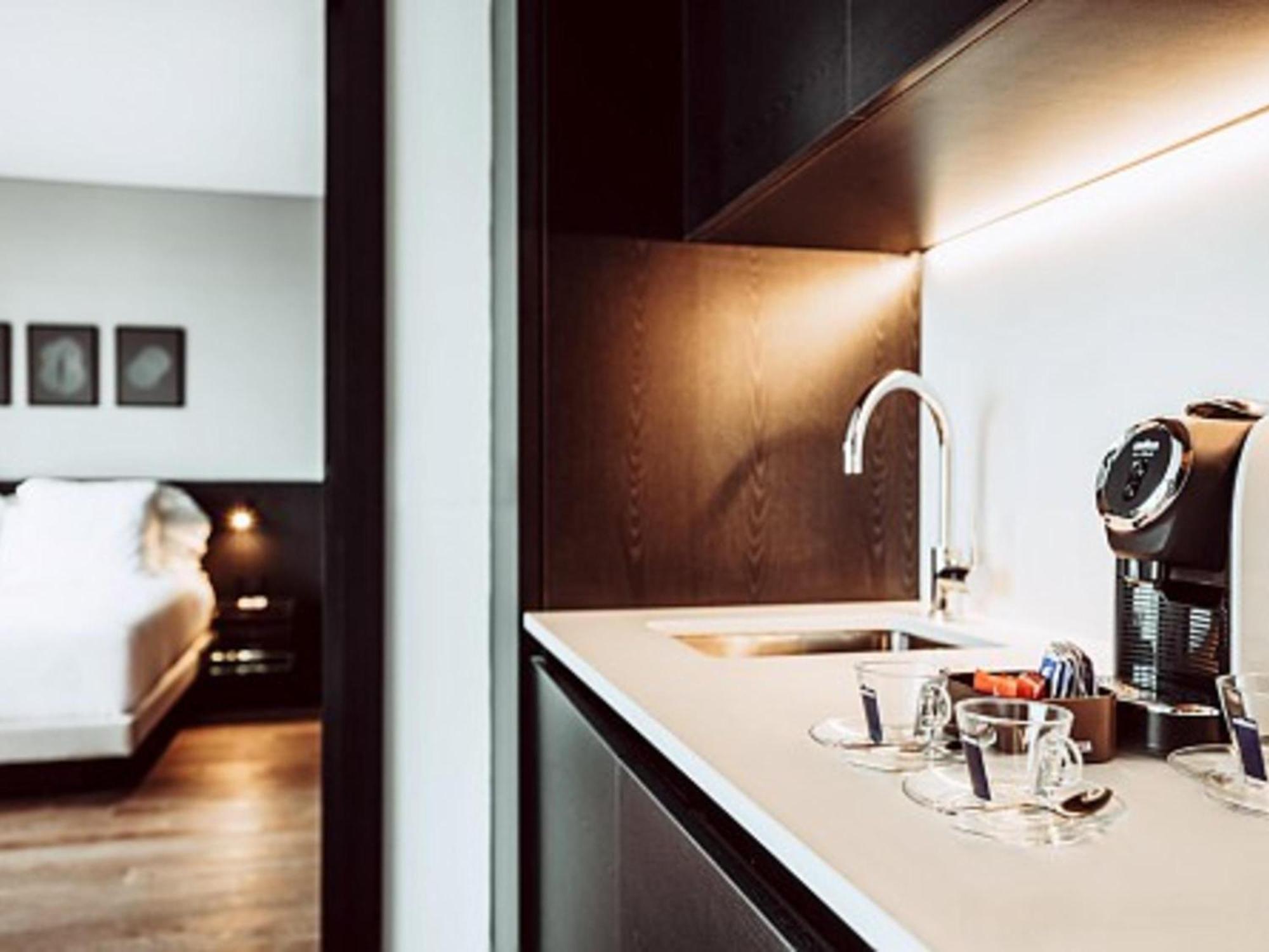 Deluxe King Suite