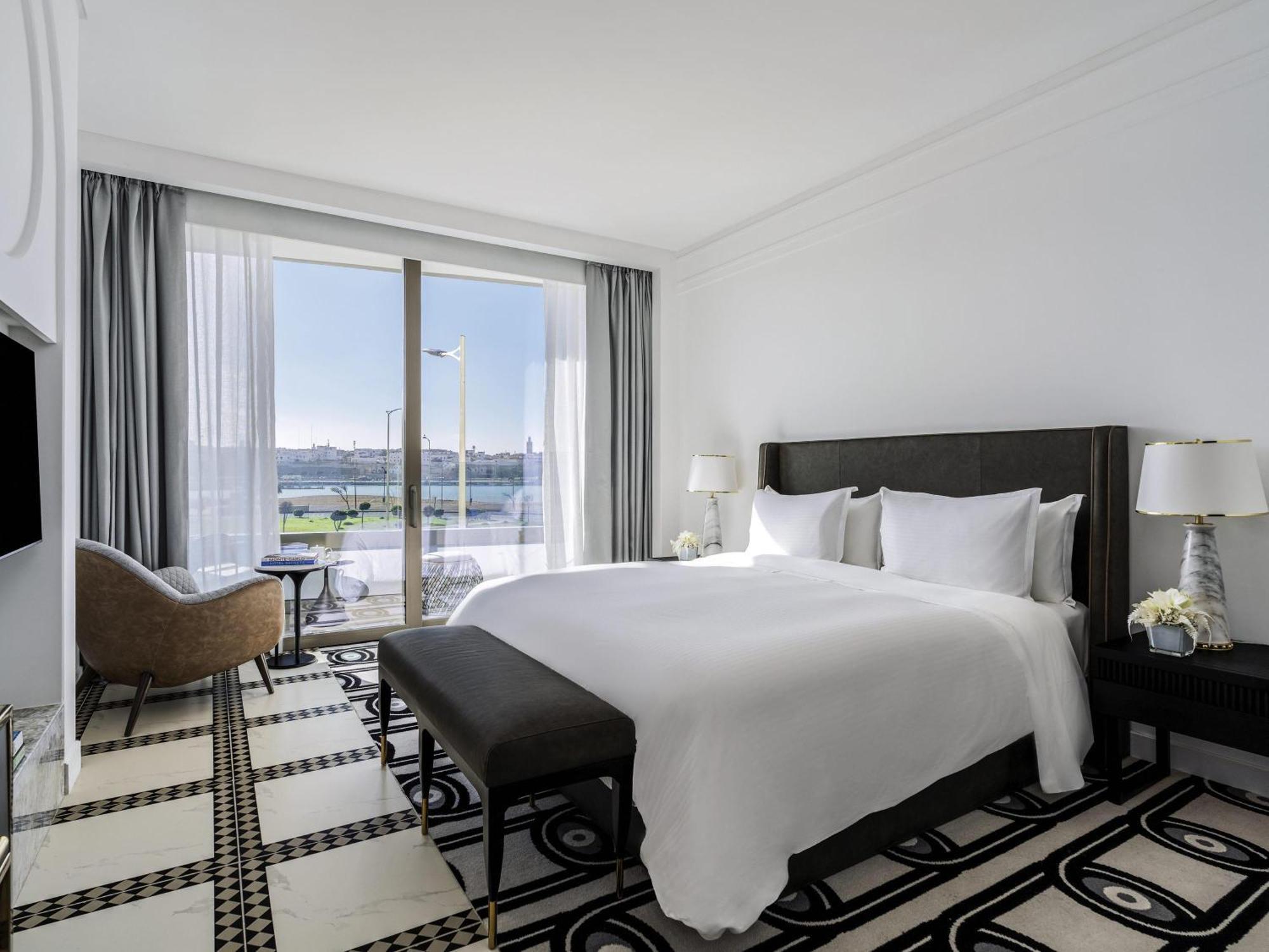 Fairmont King Room with Balcony and Ocean or City views
