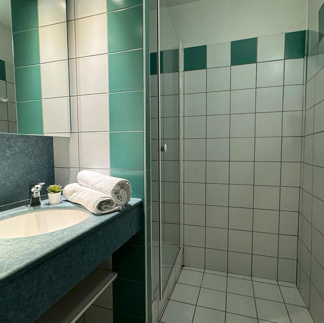 Chambre Lits Jumeaux avec Salle de Bains Privative
