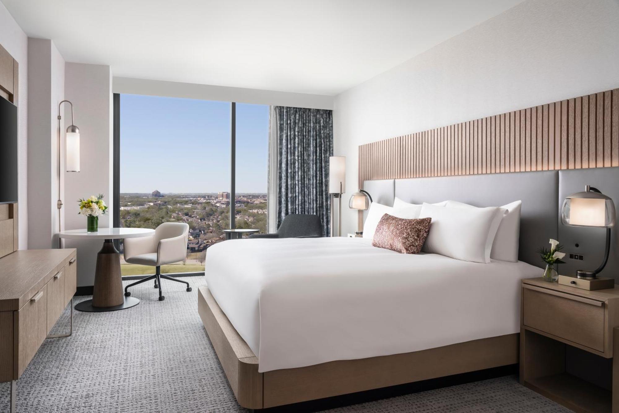 Luxury Suite King Hearing Accessible