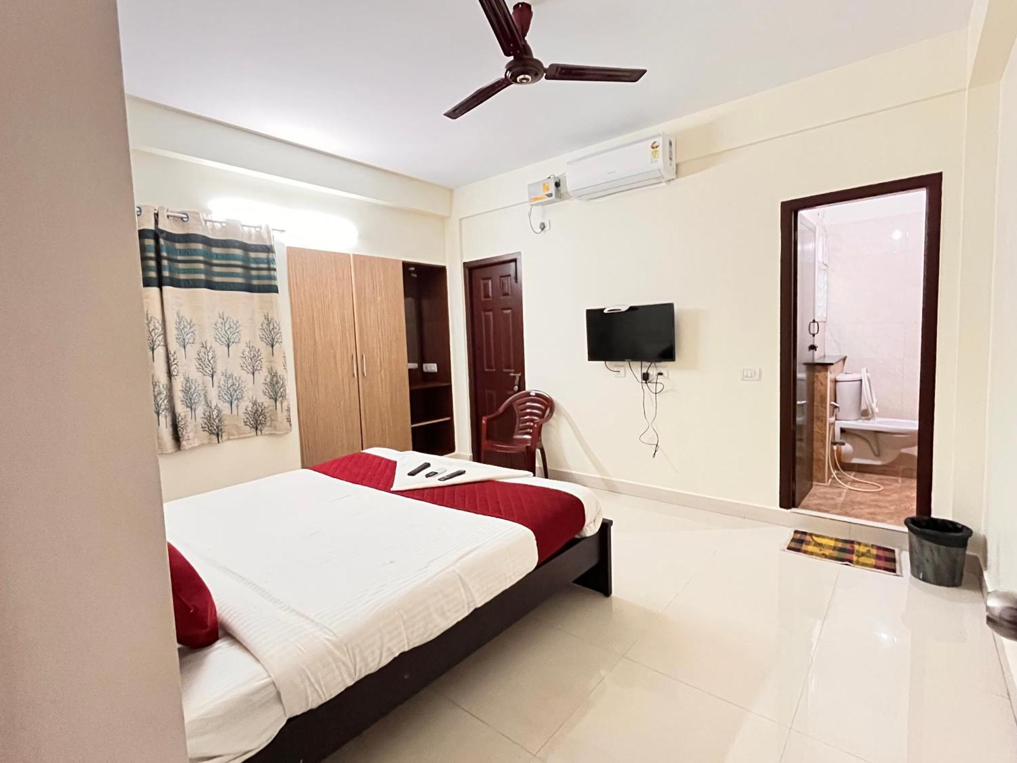 Deluxe Double Room (2 Adults + 1 Child)