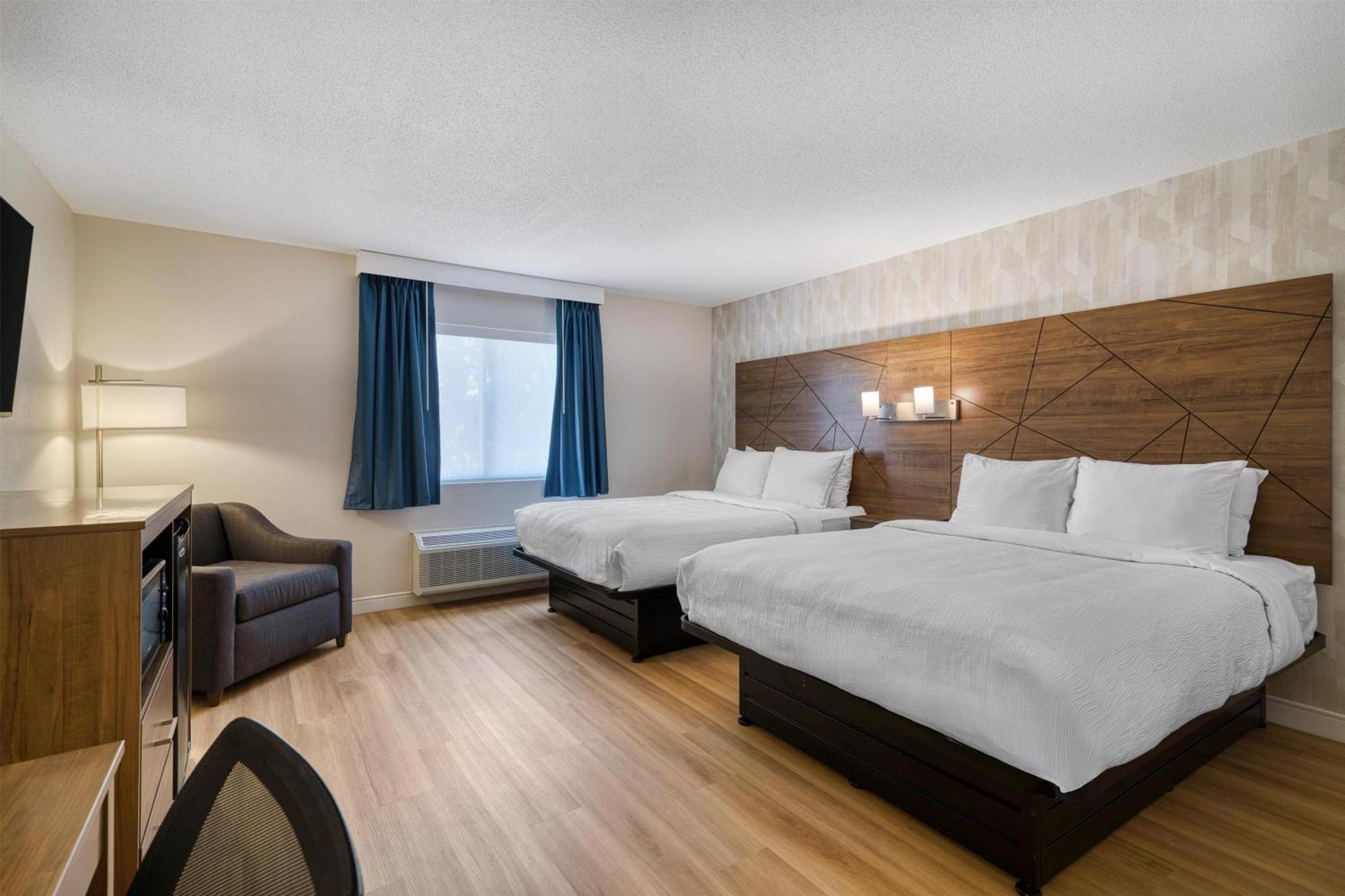 Room with Two Queen Beds - Non-Smoking