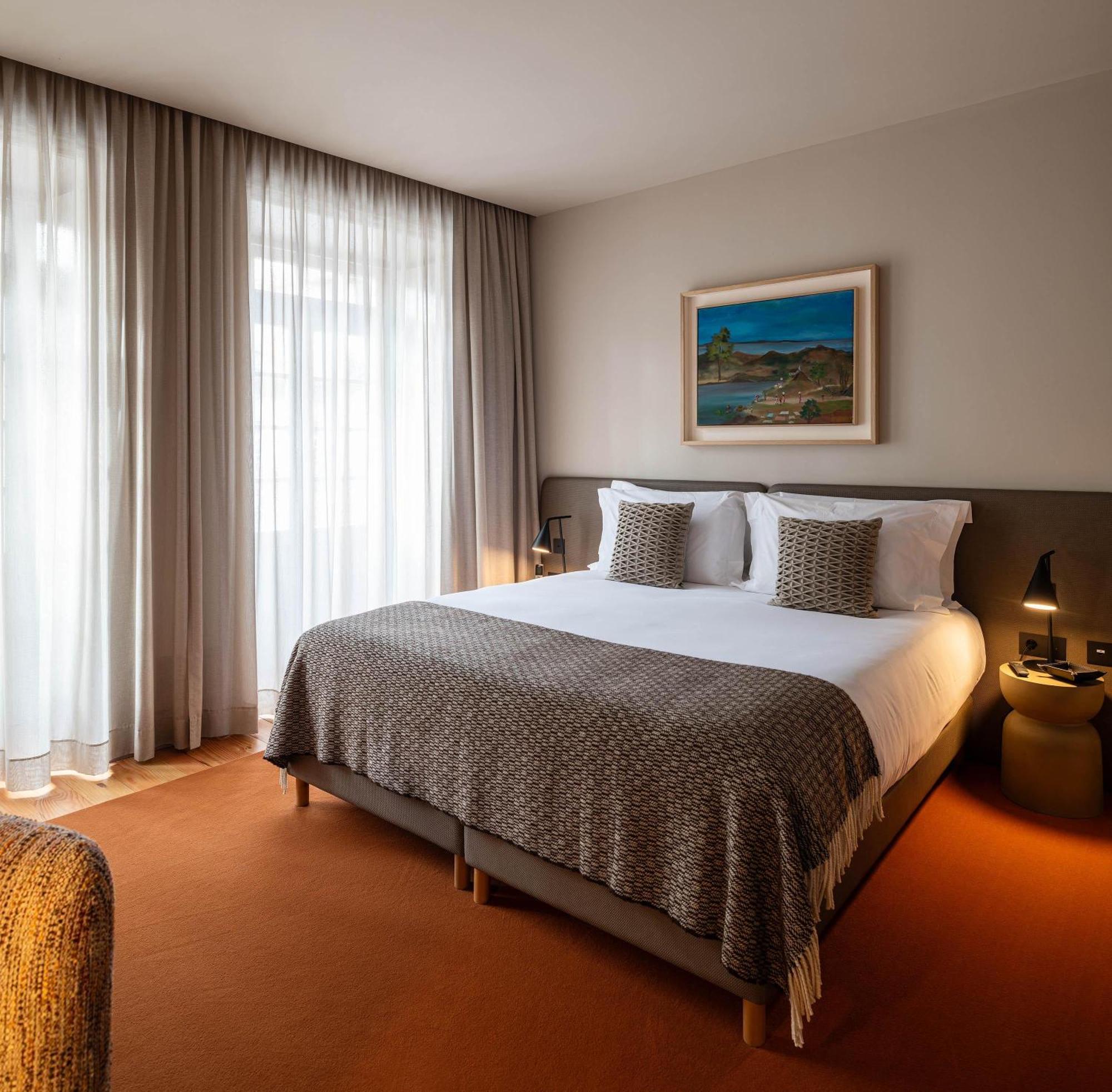 Deluxe Double Room with Balcony and River  View