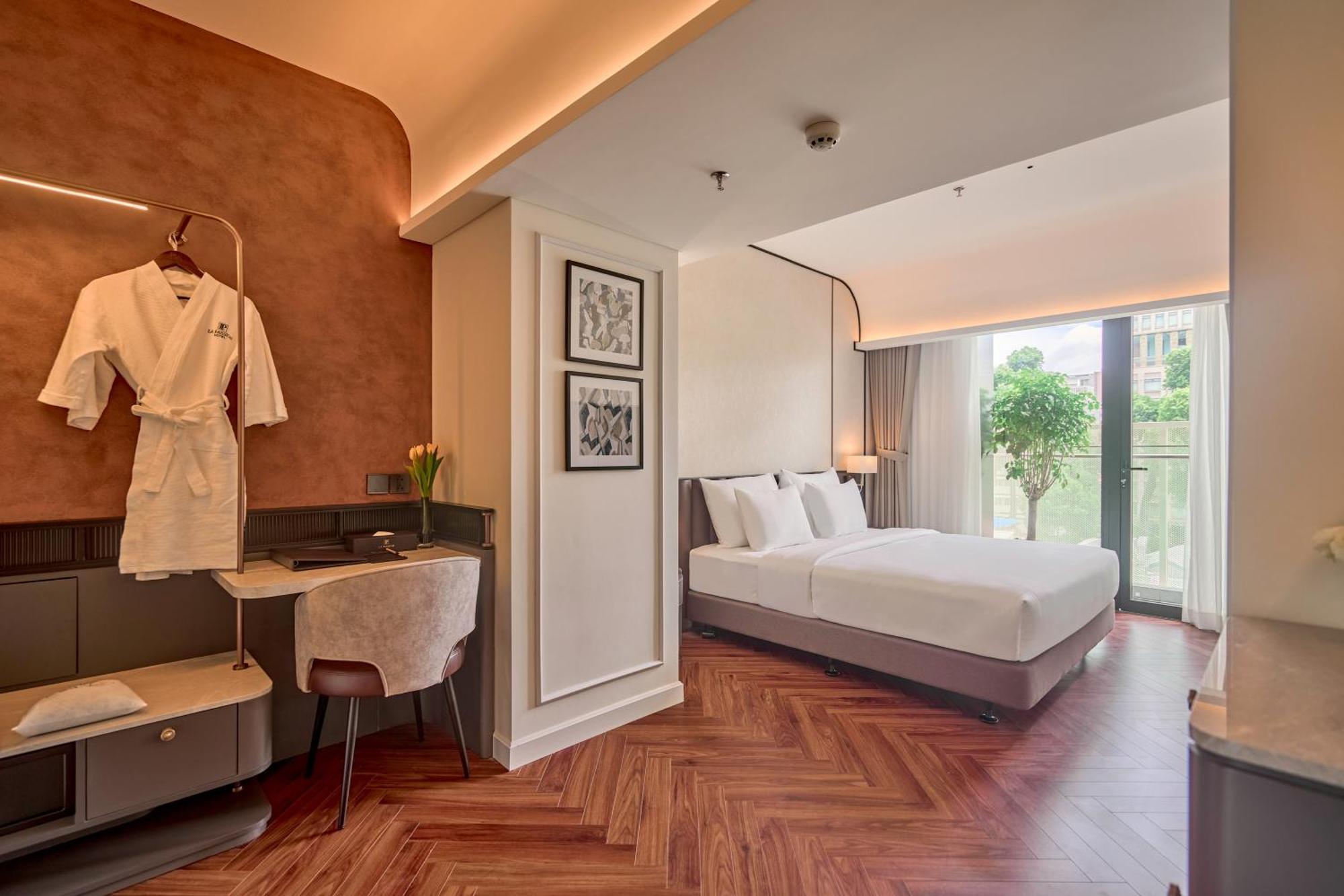 Junior Suite Balcony + Afternoon Tea