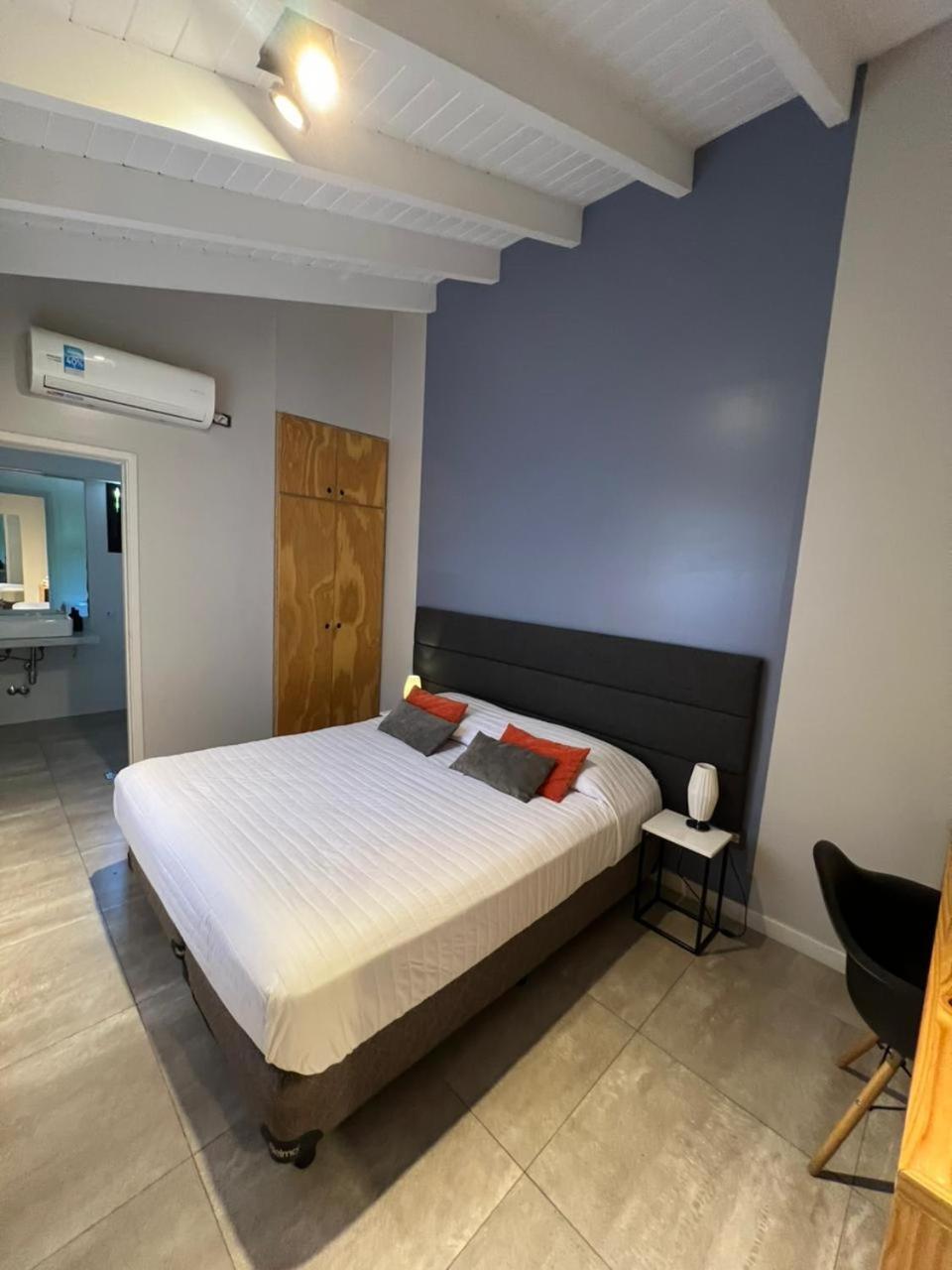 Double or Twin Room Private Bathroom