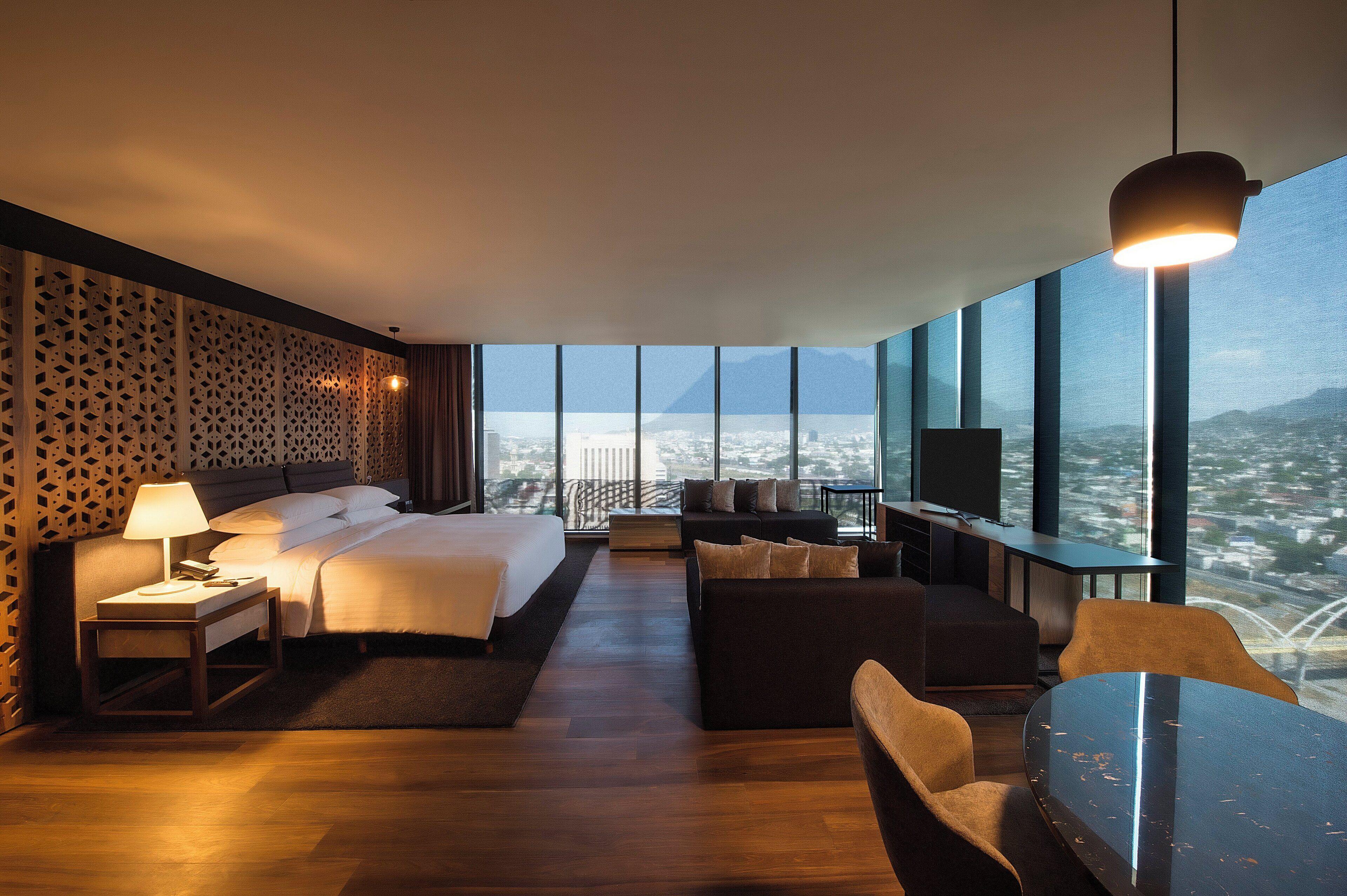 Master Suite, 1 King