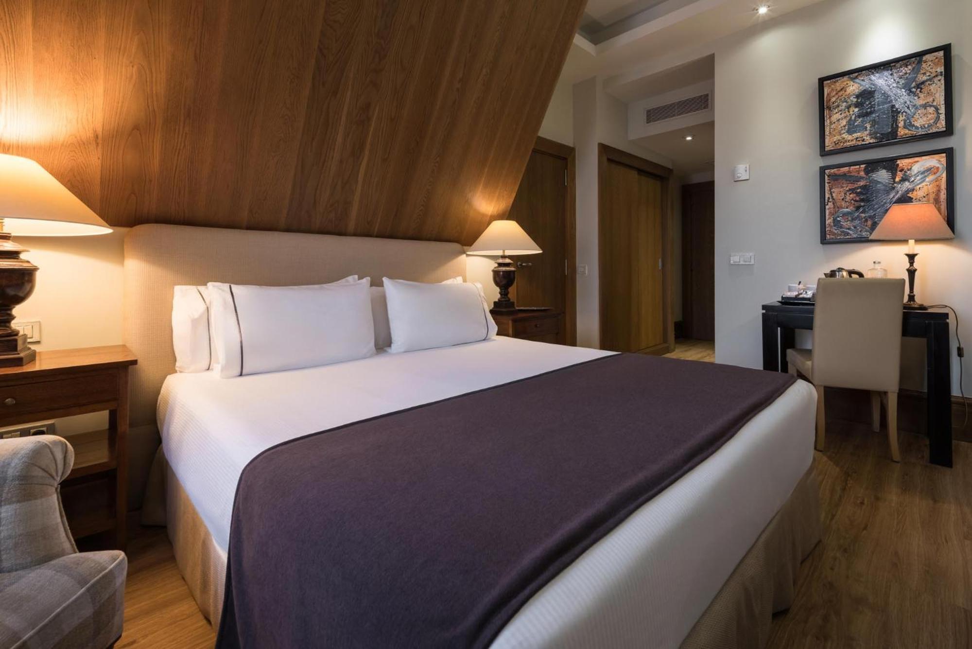Double or Twin Room connecting room