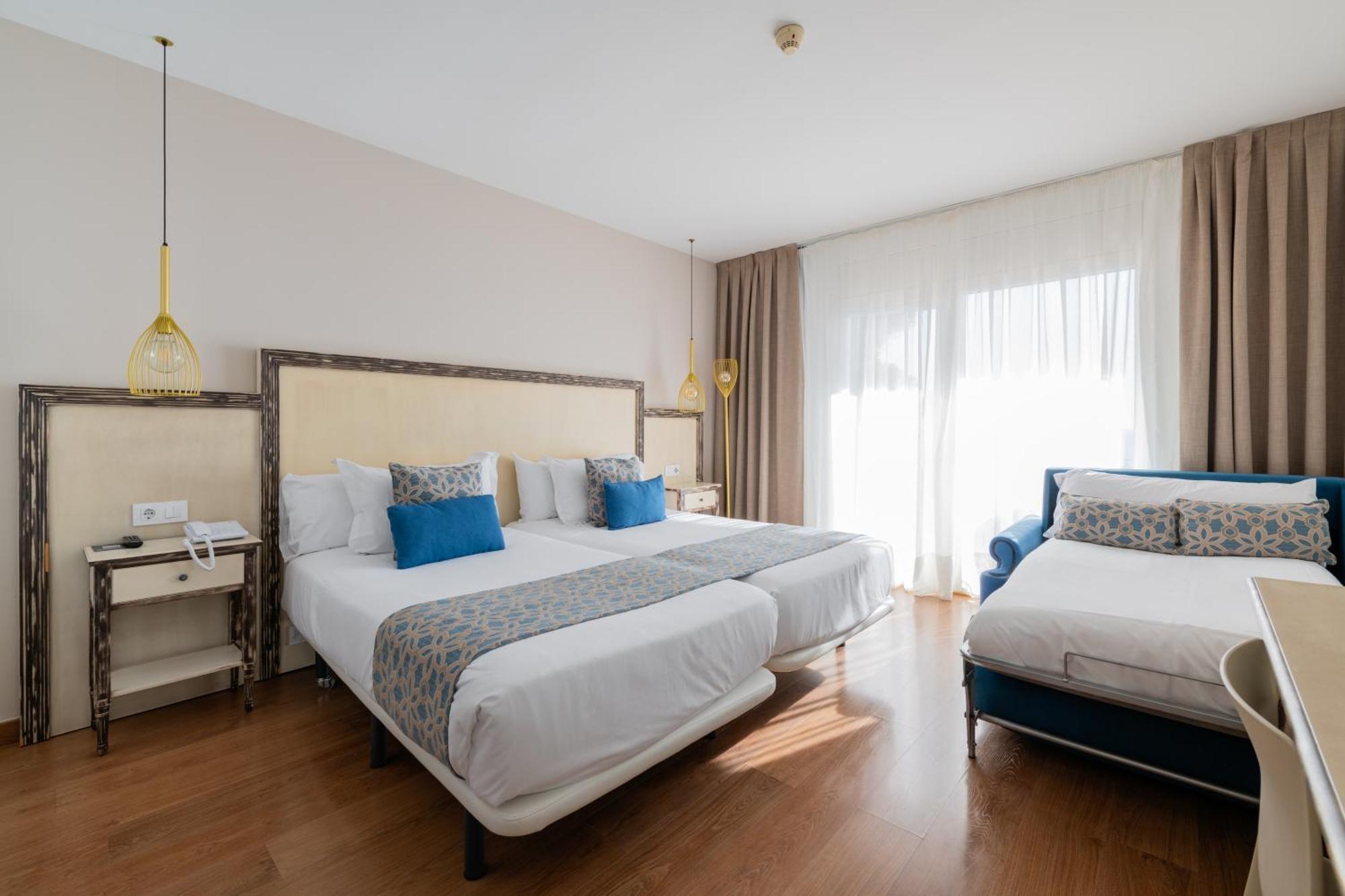 Triple Room Sea View