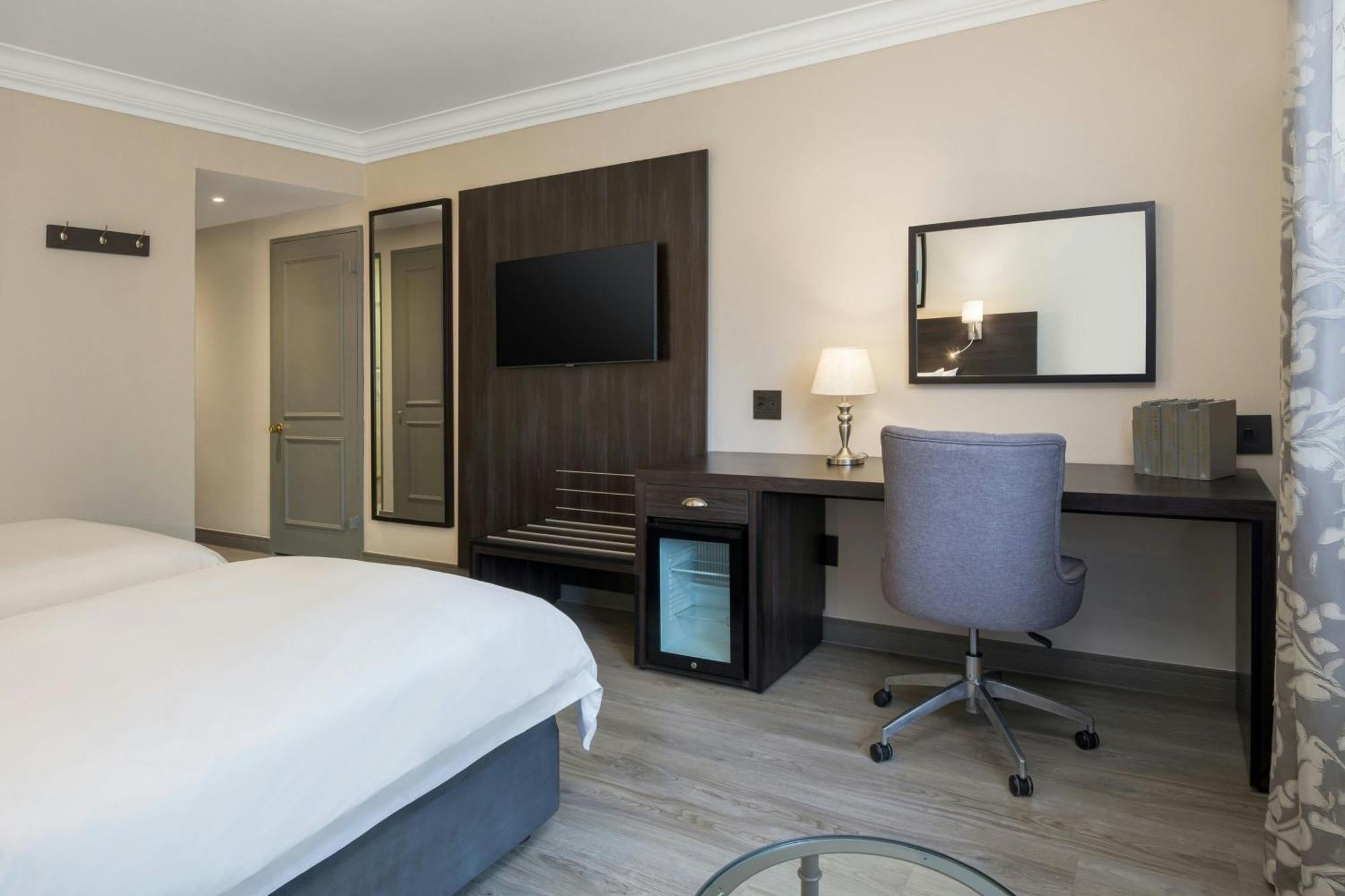 Twin Guest Room with Garden View