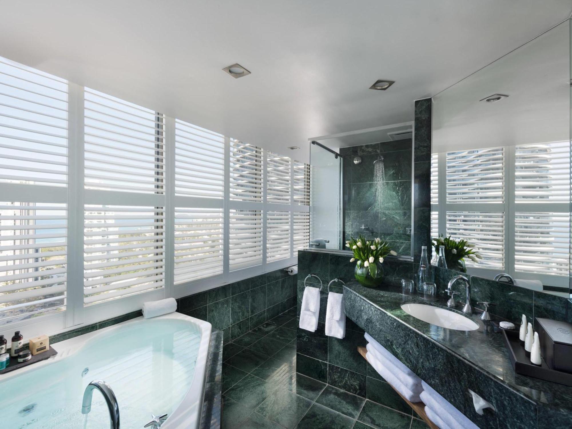 Signature King Room Ocean View Spa Bath,1772068932:JPEG