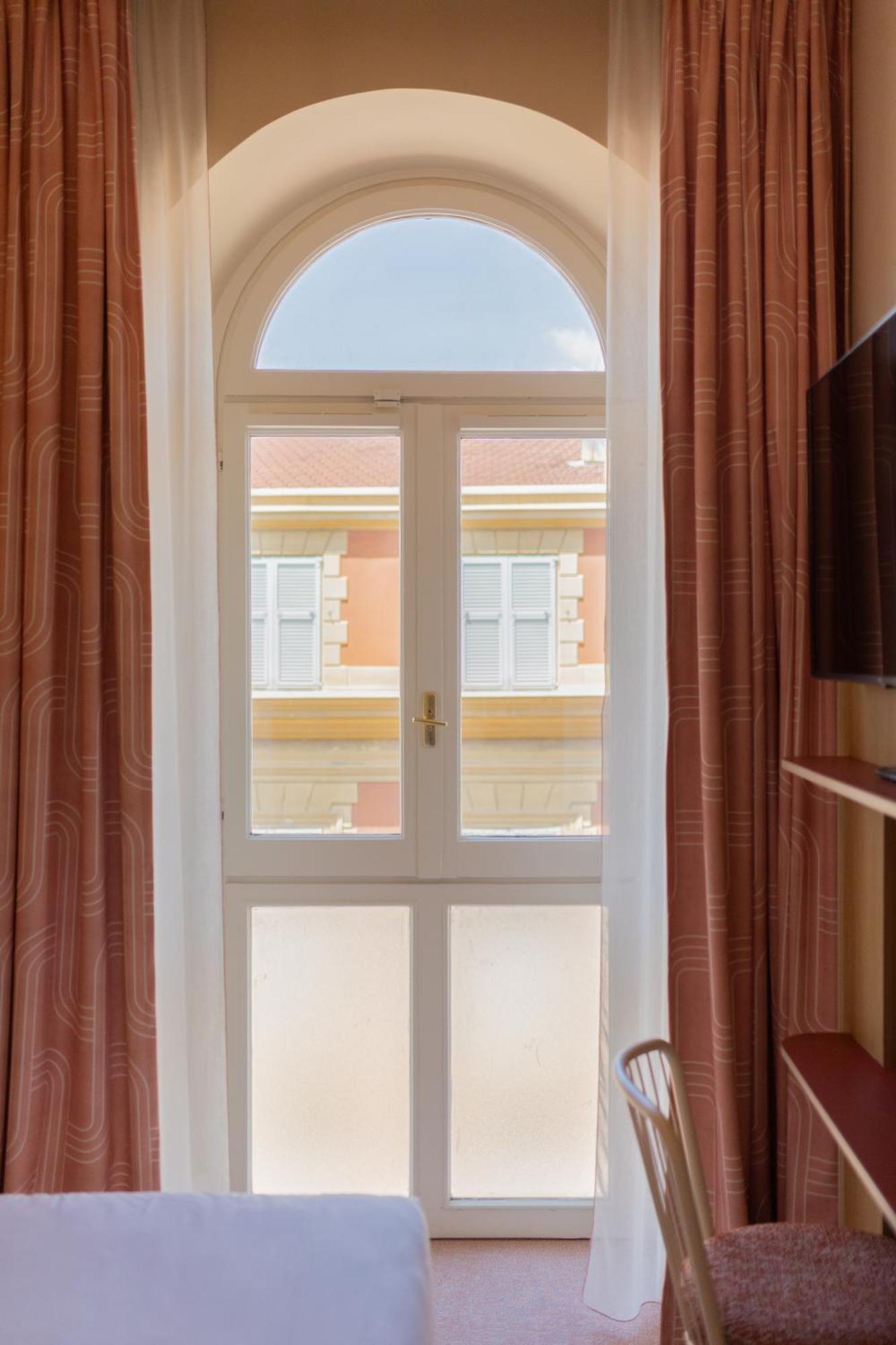 Doppelzimmer mit Stadtblick